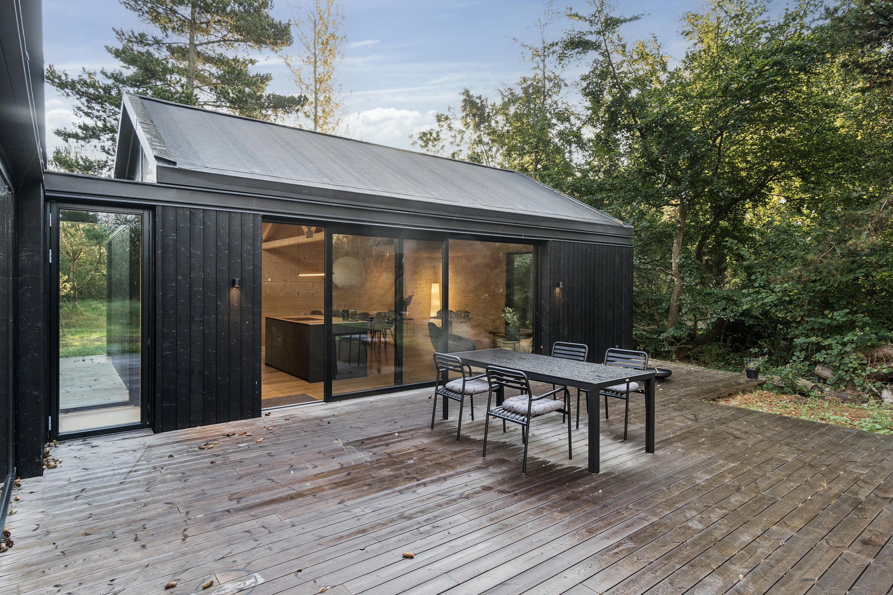 Fremhævet terrasse billede i fuldskærmstilstand. Billede af Bornholmsvej 17A, Overby Lyng, 4583 Sjællands Odde