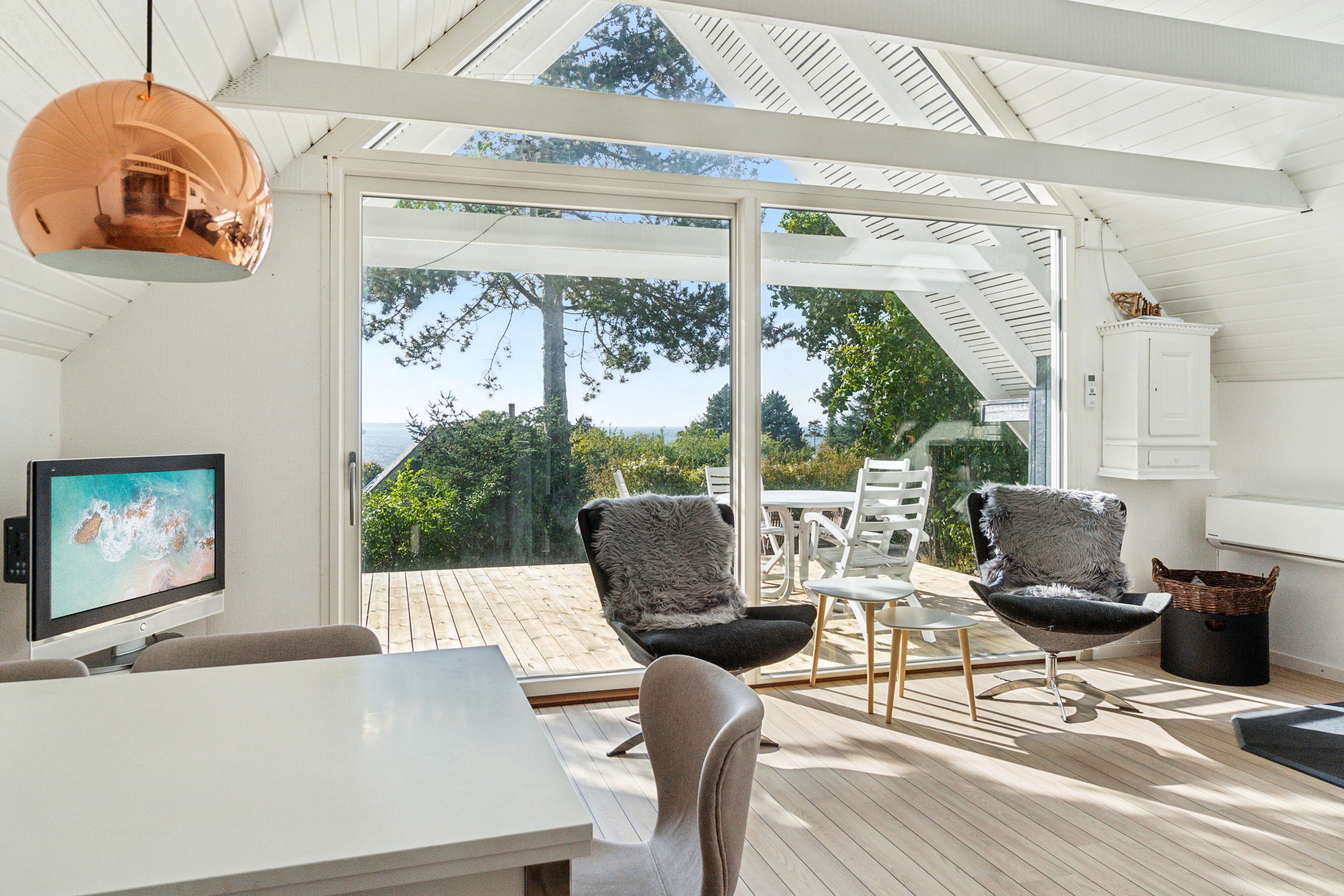 Fremhævet stue billede i fuldskærmstilstand. Billede af Ulstrup Sønderstrand 14, 4400 Kalundborg