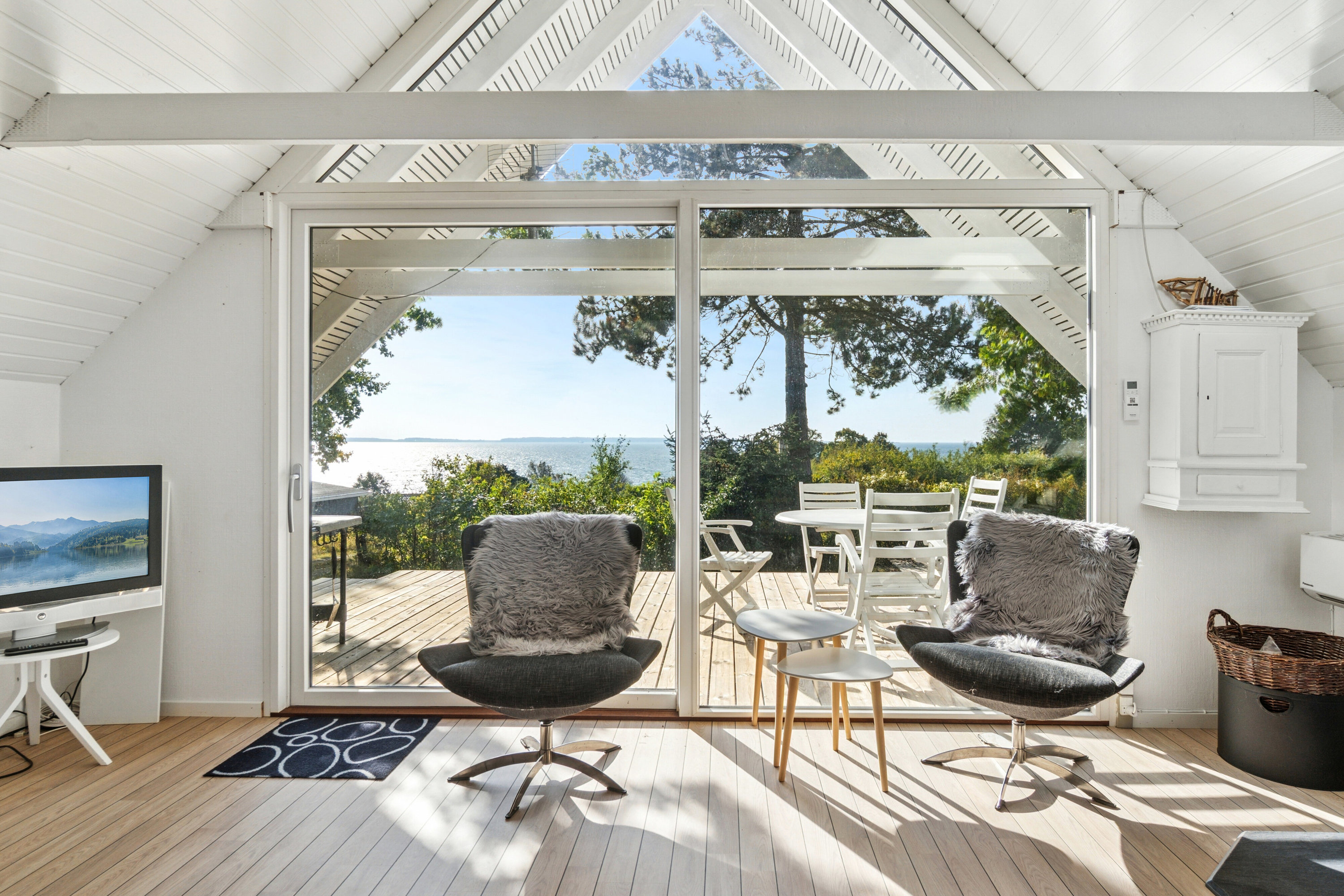 Fremhævet stue billede i fuldskærmstilstand. Billede af Ulstrup Sønderstrand 14, 4400 Kalundborg