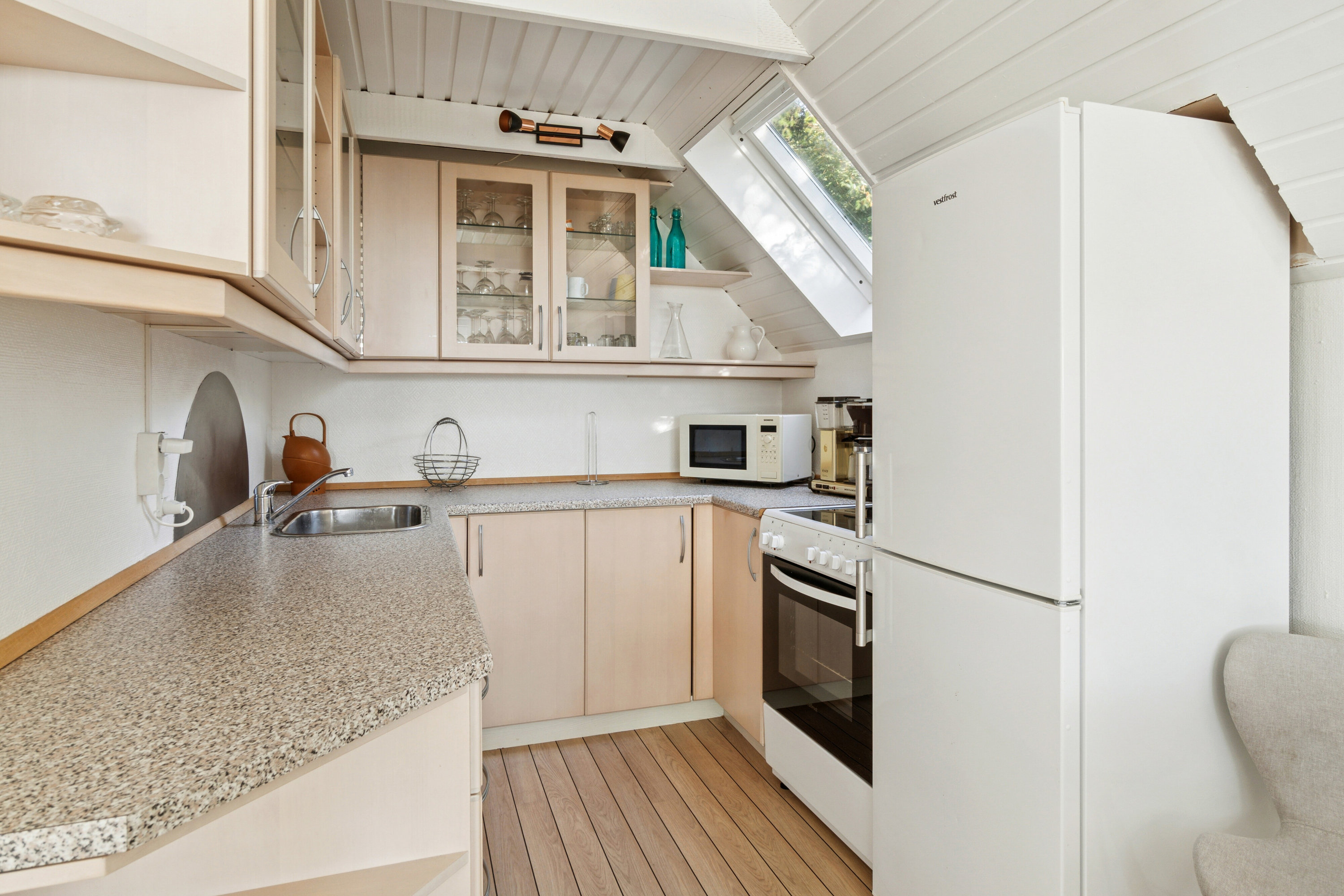 Fremhævet køkken billede i fuldskærmstilstand. Billede af Ulstrup Sønderstrand 14, 4400 Kalundborg