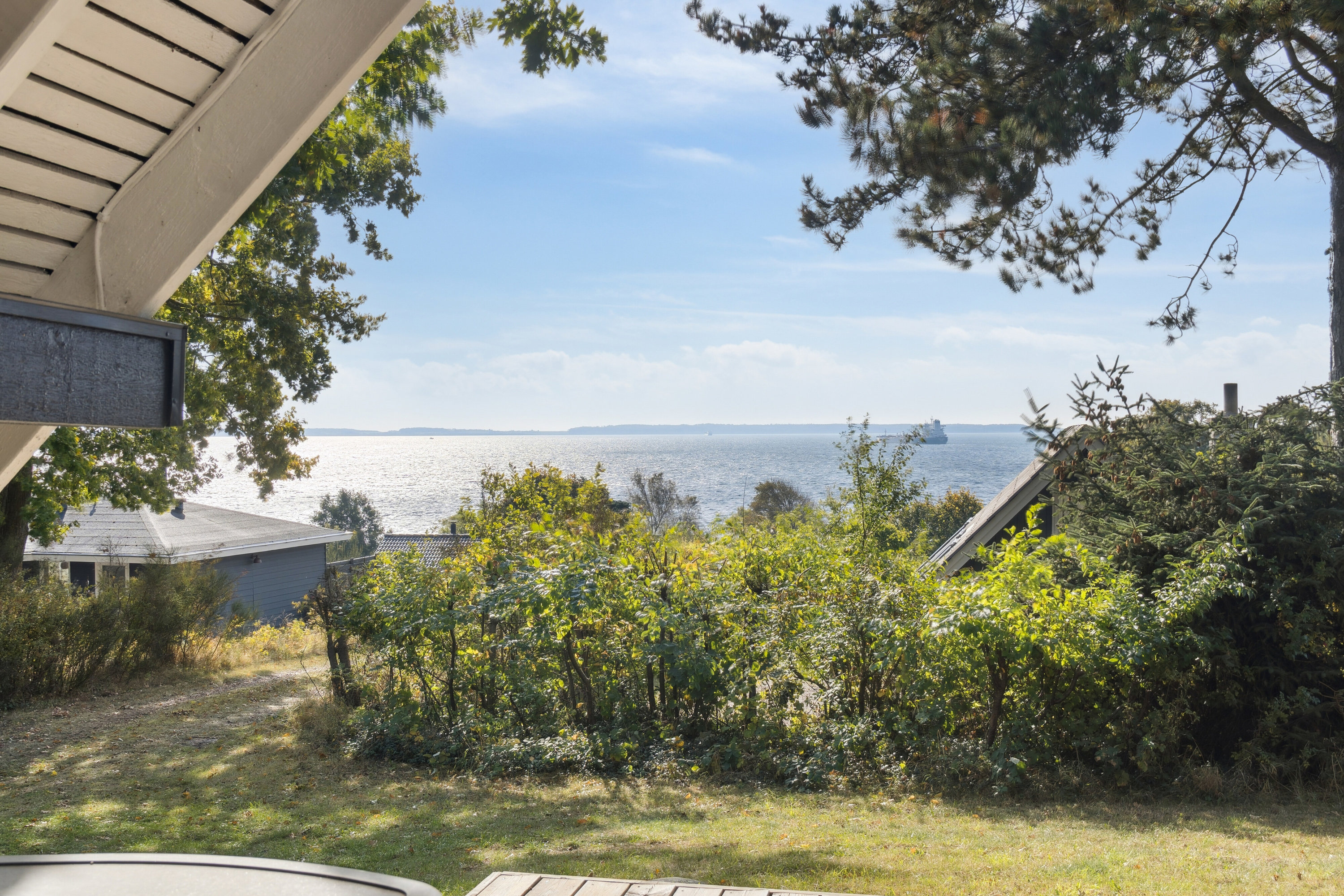 Fremhævet udendørs billede i fuldskærmstilstand. Billede af Ulstrup Sønderstrand 14, 4400 Kalundborg