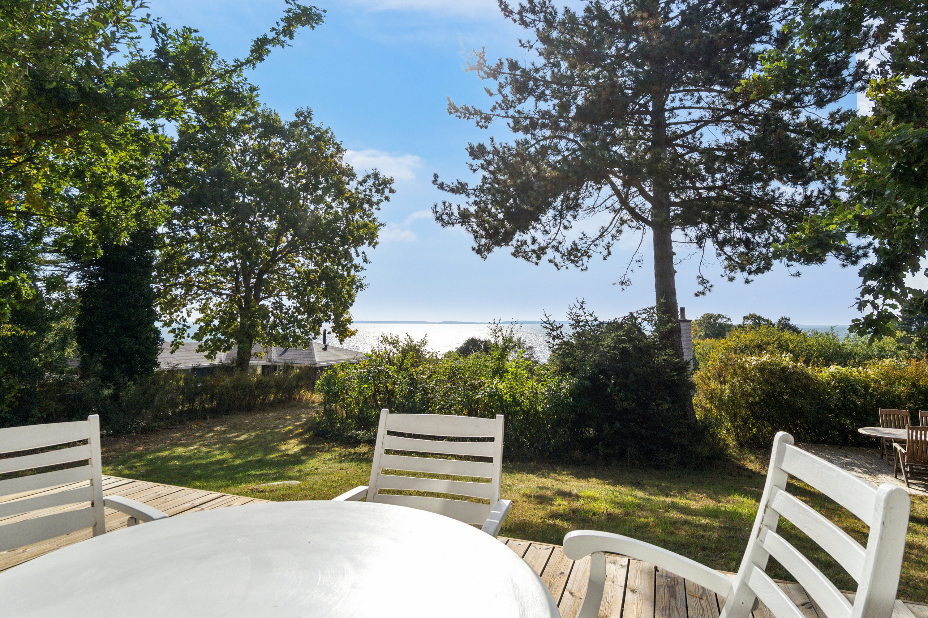 Miniaturebillede 1: terrasse. Billede af Ulstrup Sønderstrand 14, 4400 Kalundborg