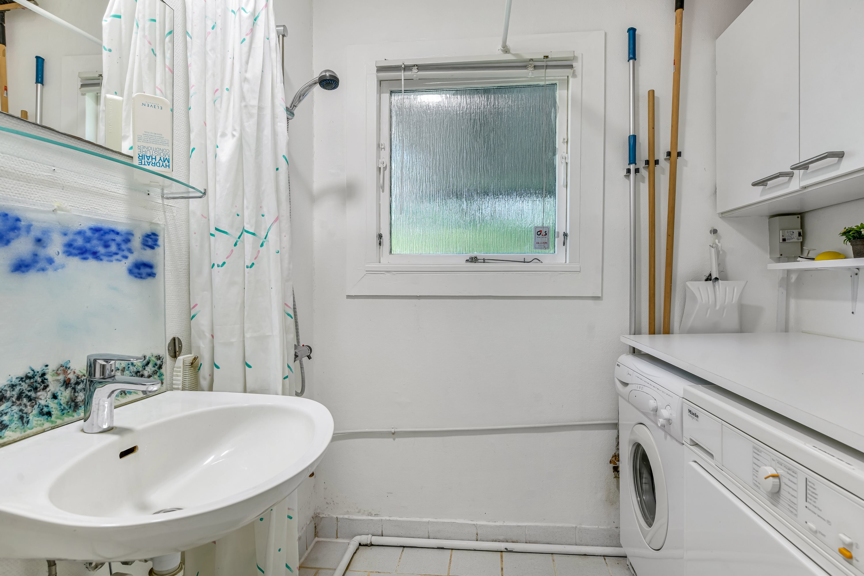 Fremhævet badeværelse billede i fuldskærmstilstand. Billede af Nøddehaven 36, Jegum, 6840 Oksbøl