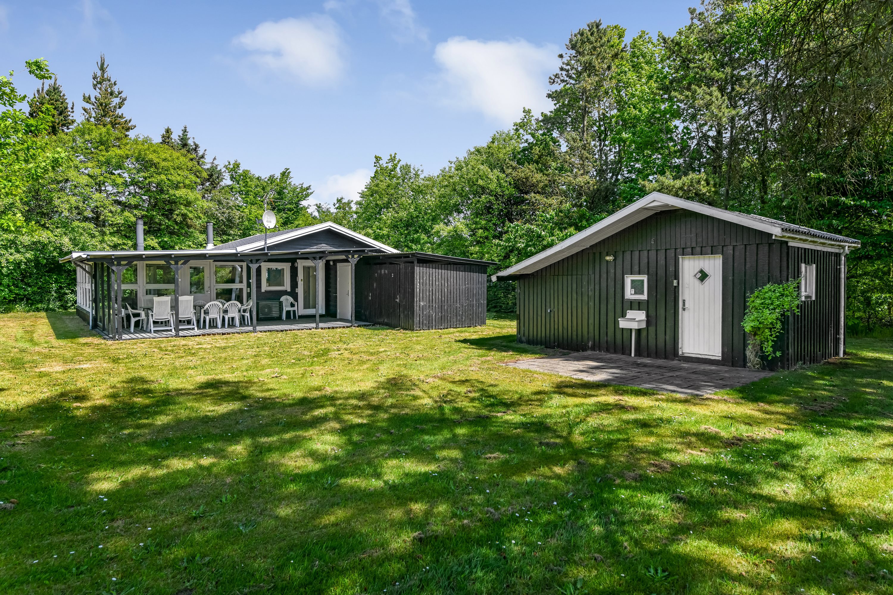 Fremhævet ejendommen billede i fuldskærmstilstand. Billede af Nøddehaven 36, Jegum, 6840 Oksbøl