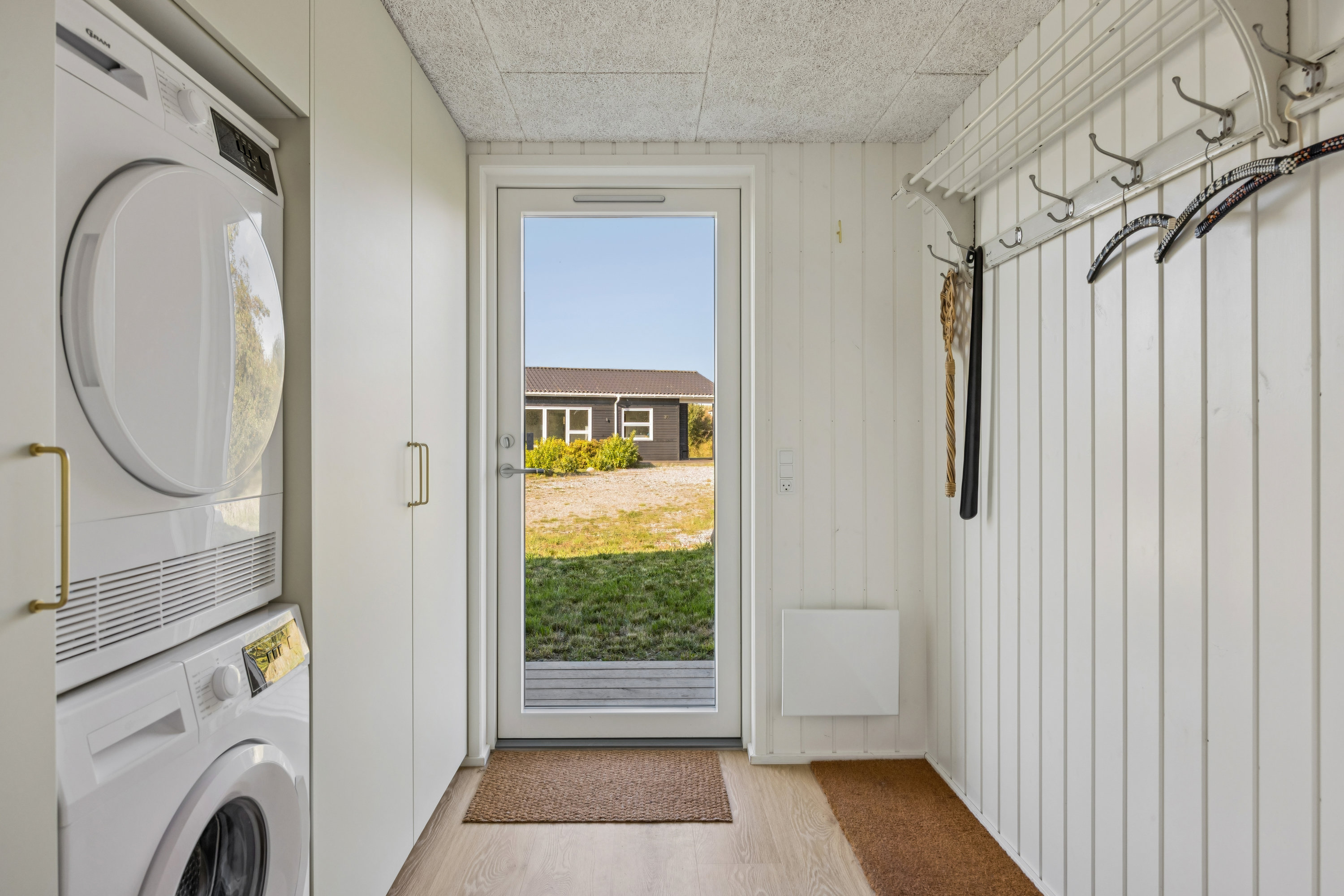 Fremhævet entré billede i fuldskærmstilstand. Billede af Metholmvej 26, Begtrup Vig, 8420 Knebel