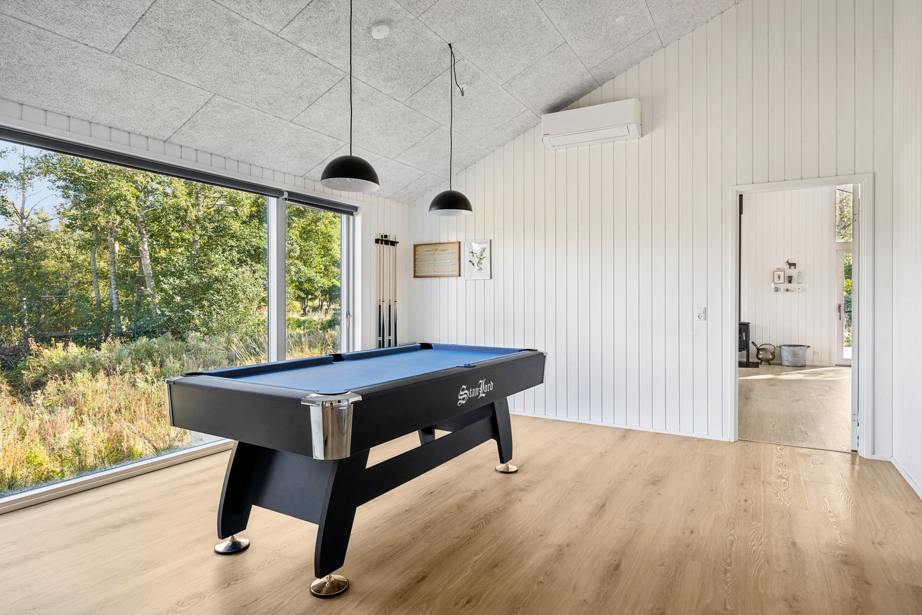 Fremhævet stue billede i fuldskærmstilstand. Billede af Metholmvej 26, Begtrup Vig, 8420 Knebel