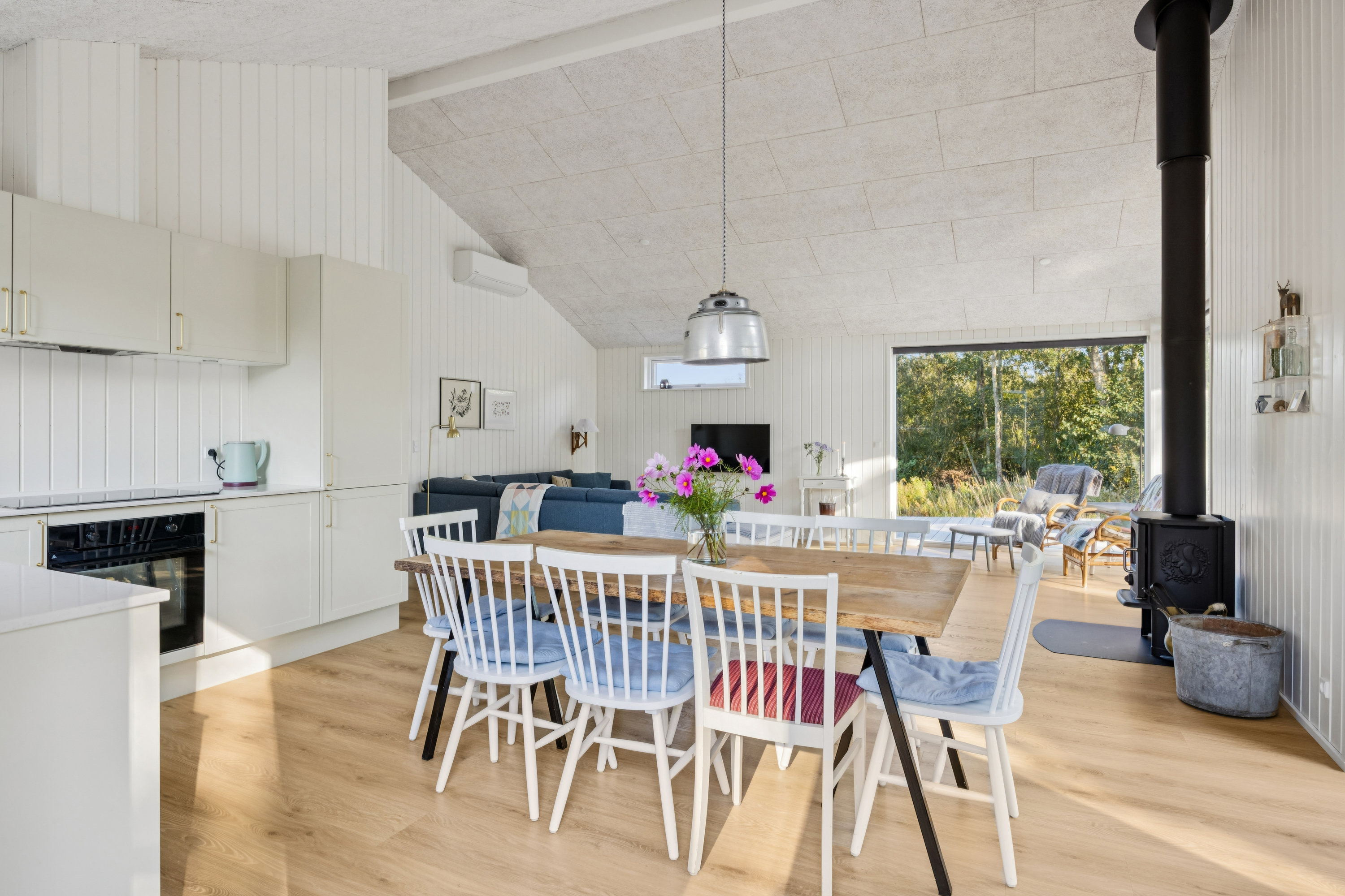 Fremhævet køkken billede i fuldskærmstilstand. Billede af Metholmvej 26, Begtrup Vig, 8420 Knebel