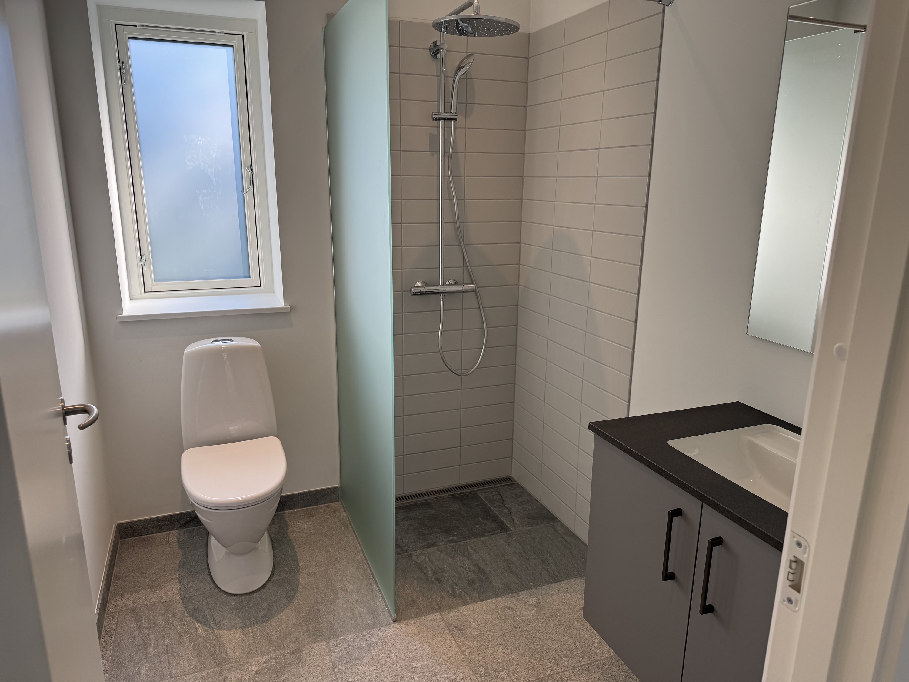 Fremhævet badeværelse billede i fuldskærmstilstand. Billede af Holmstrup Byvej 7, Holmstrup, 4450 Jyderup