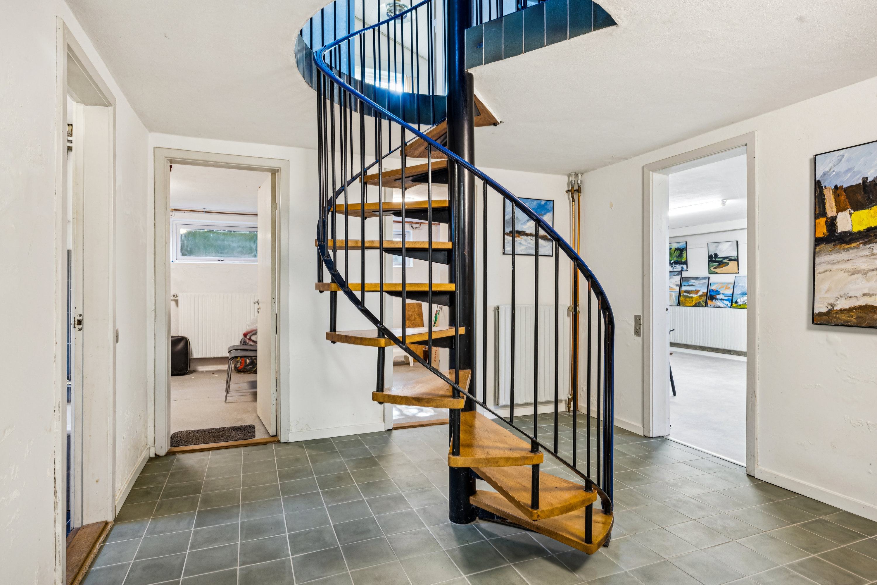 Fremhævet gang billede i fuldskærmstilstand. Billede af Skolebakken 4, Vrinners, 8420 Knebel