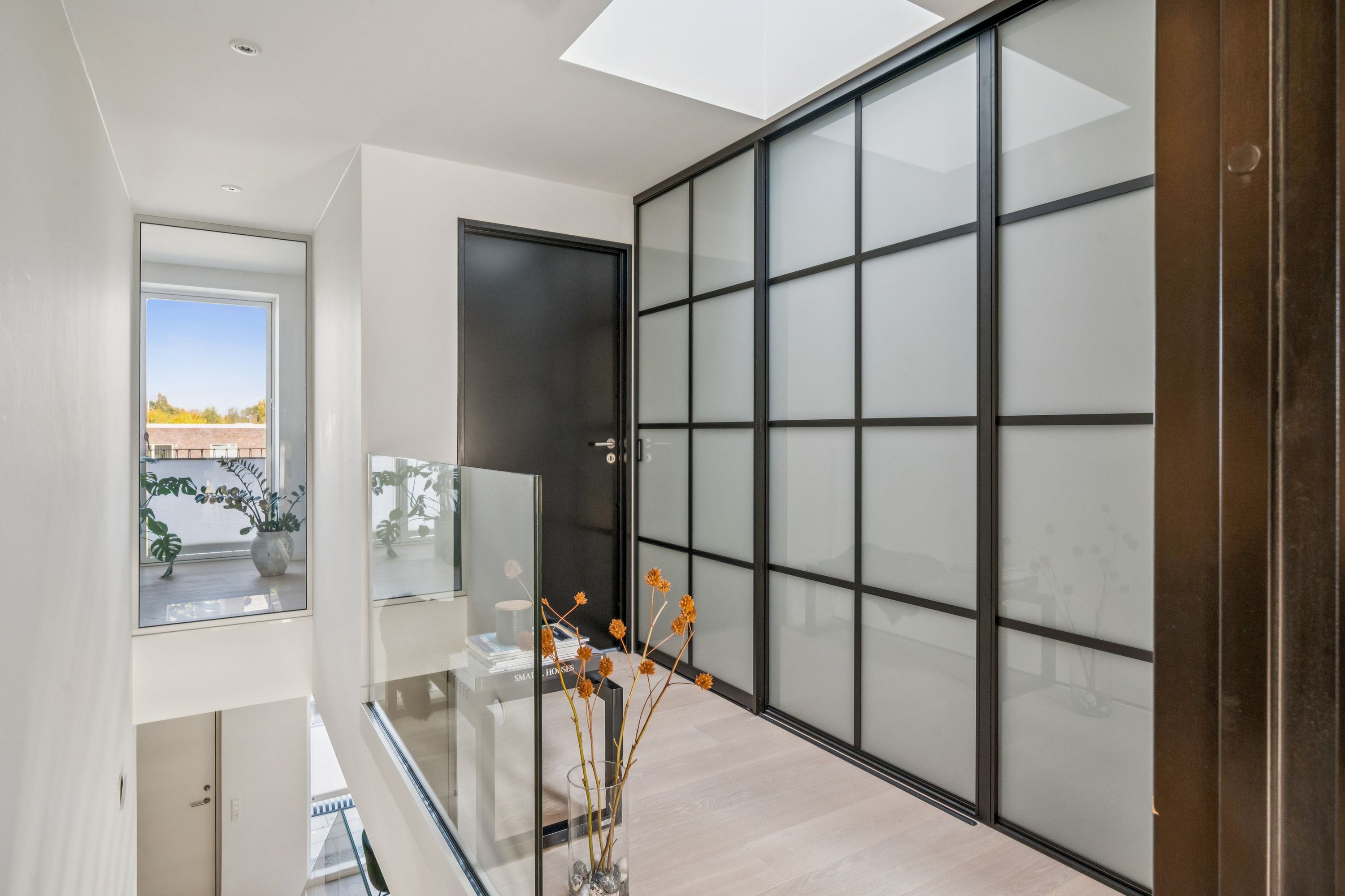 Fremhævet gang billede i fuldskærmstilstand. Billede af Erling Jacobsens Gade 103, 8240 Risskov