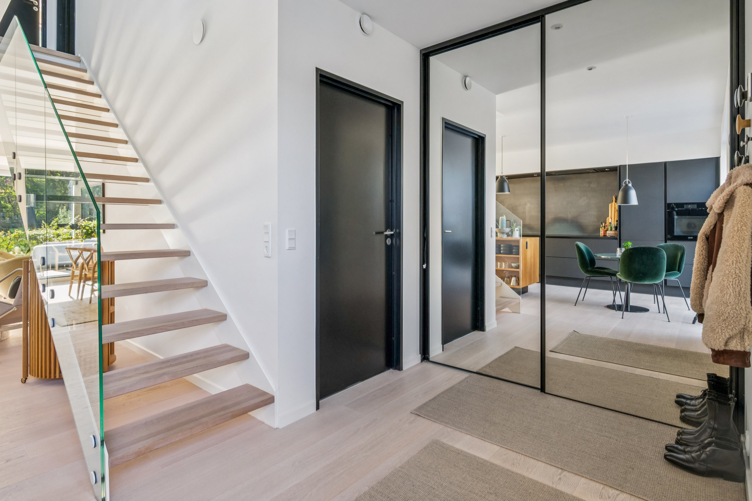 Fremhævet gang billede i fuldskærmstilstand. Billede af Erling Jacobsens Gade 103, 8240 Risskov