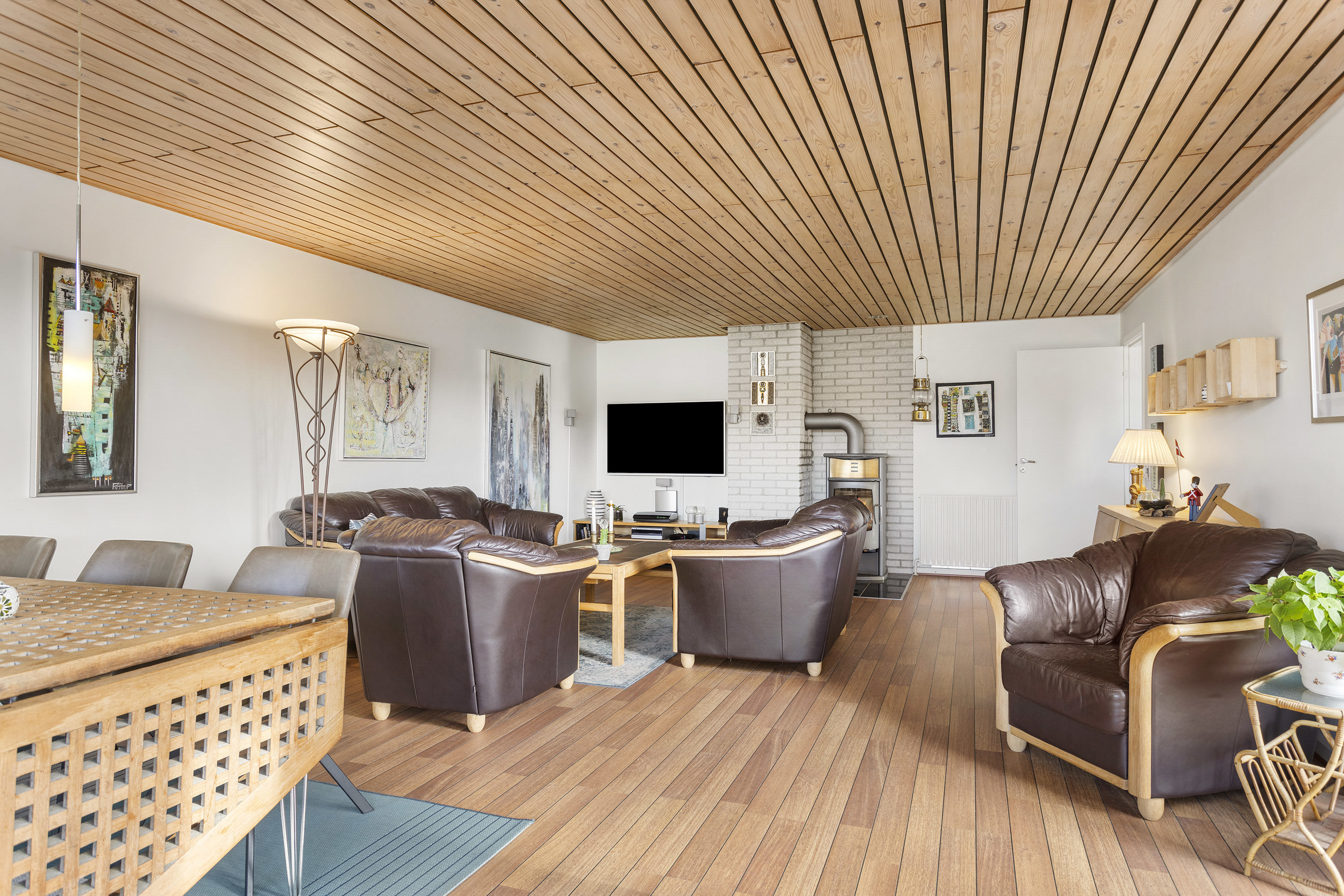 Fremhævet stue billede i fuldskærmstilstand. Billede af A Melgaardsvej 6, 9300 Sæby