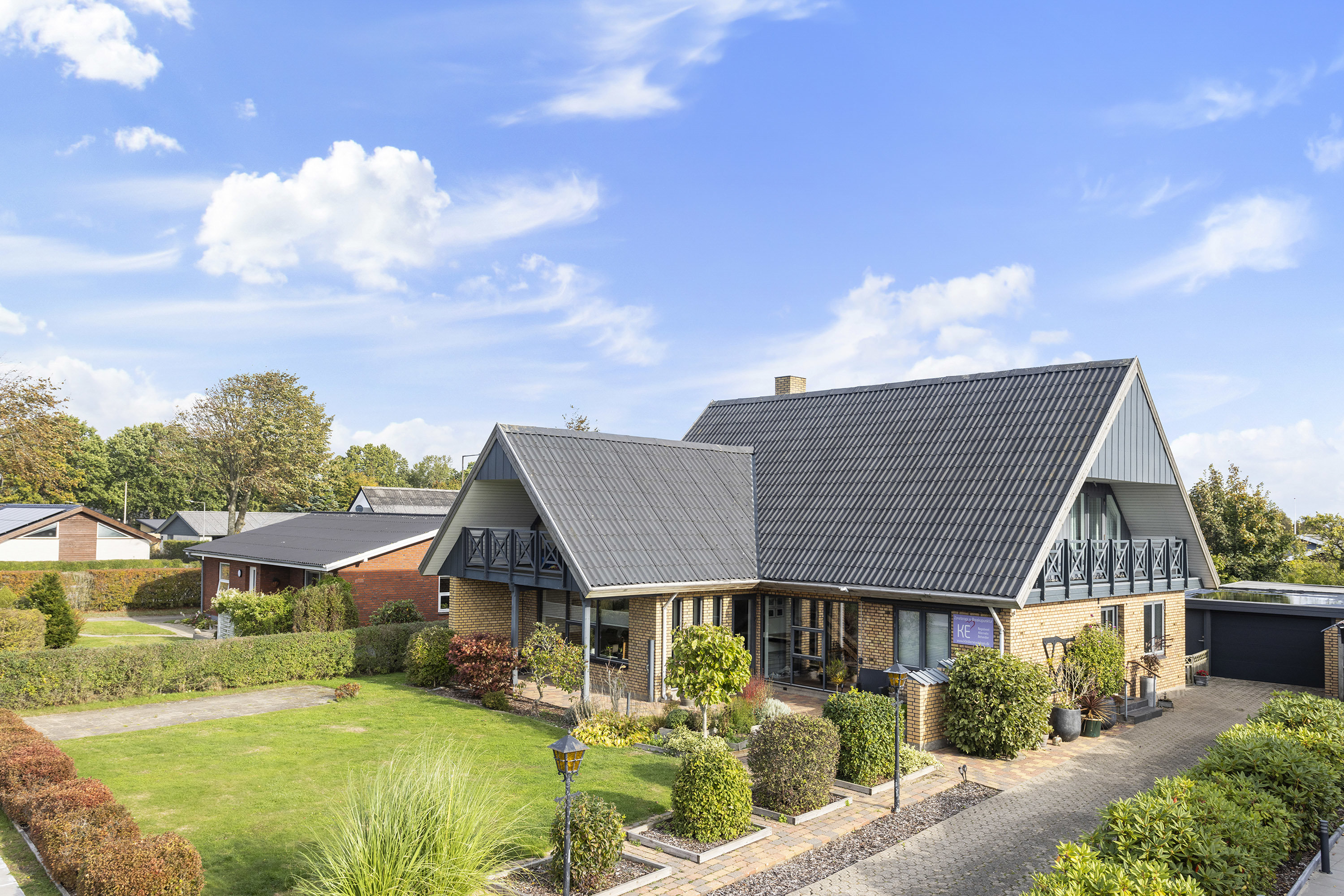 Fremhævet facade billede i fuldskærmstilstand. Billede af A Melgaardsvej 6, 9300 Sæby