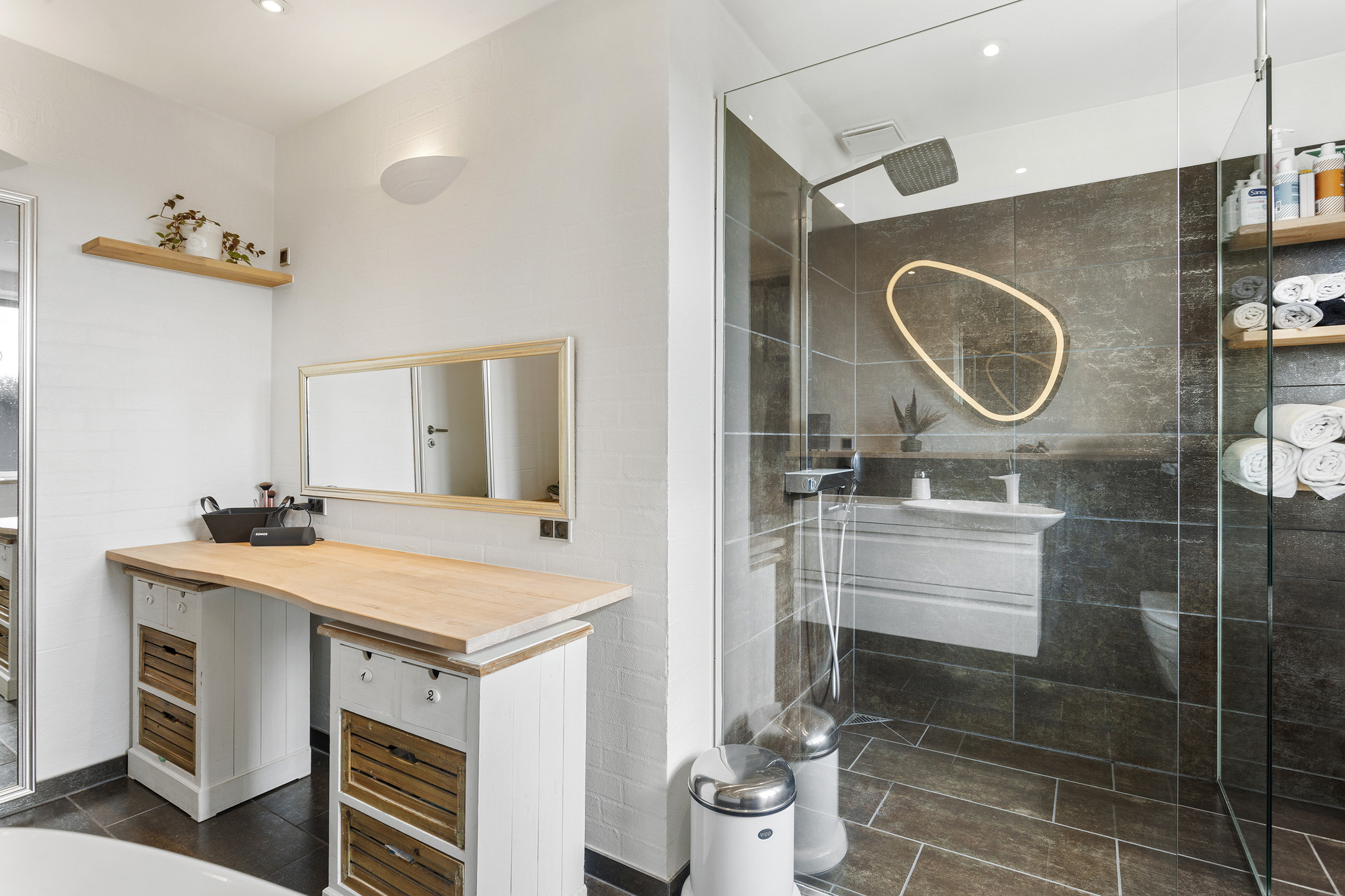 Fremhævet badeværelse billede i fuldskærmstilstand. Billede af A Melgaardsvej 6, 9300 Sæby