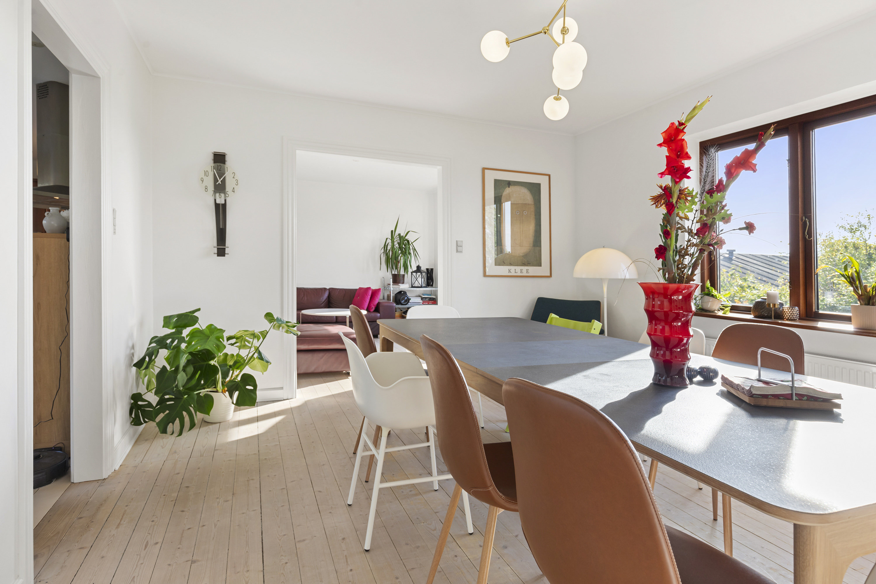 Fremhævet stue billede i fuldskærmstilstand. Billede af Grønnevej 22, 9600 Aars