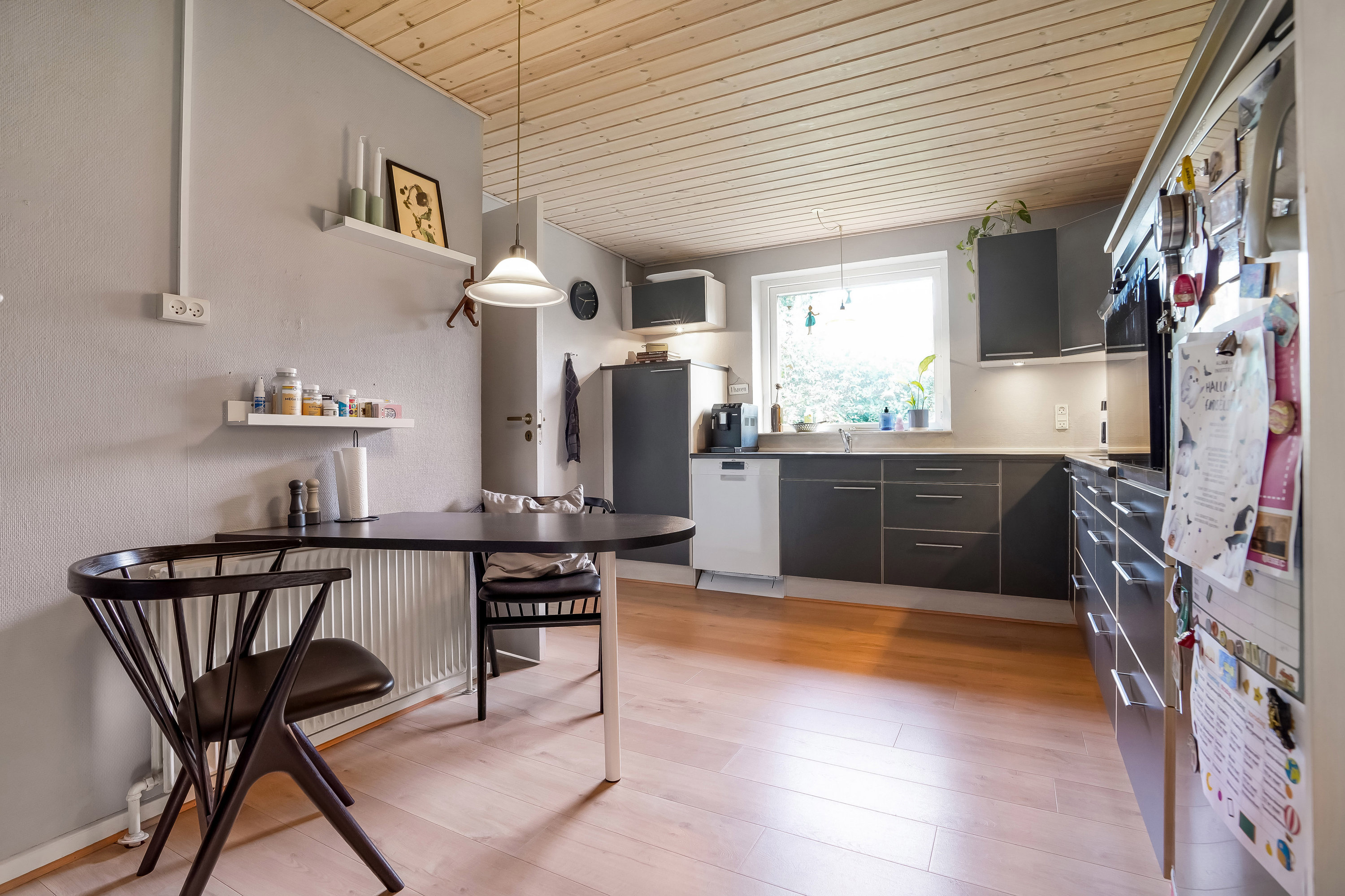 Fremhævet køkken billede i fuldskærmstilstand. Billede af Kirstensvej 20, 5500 Middelfart