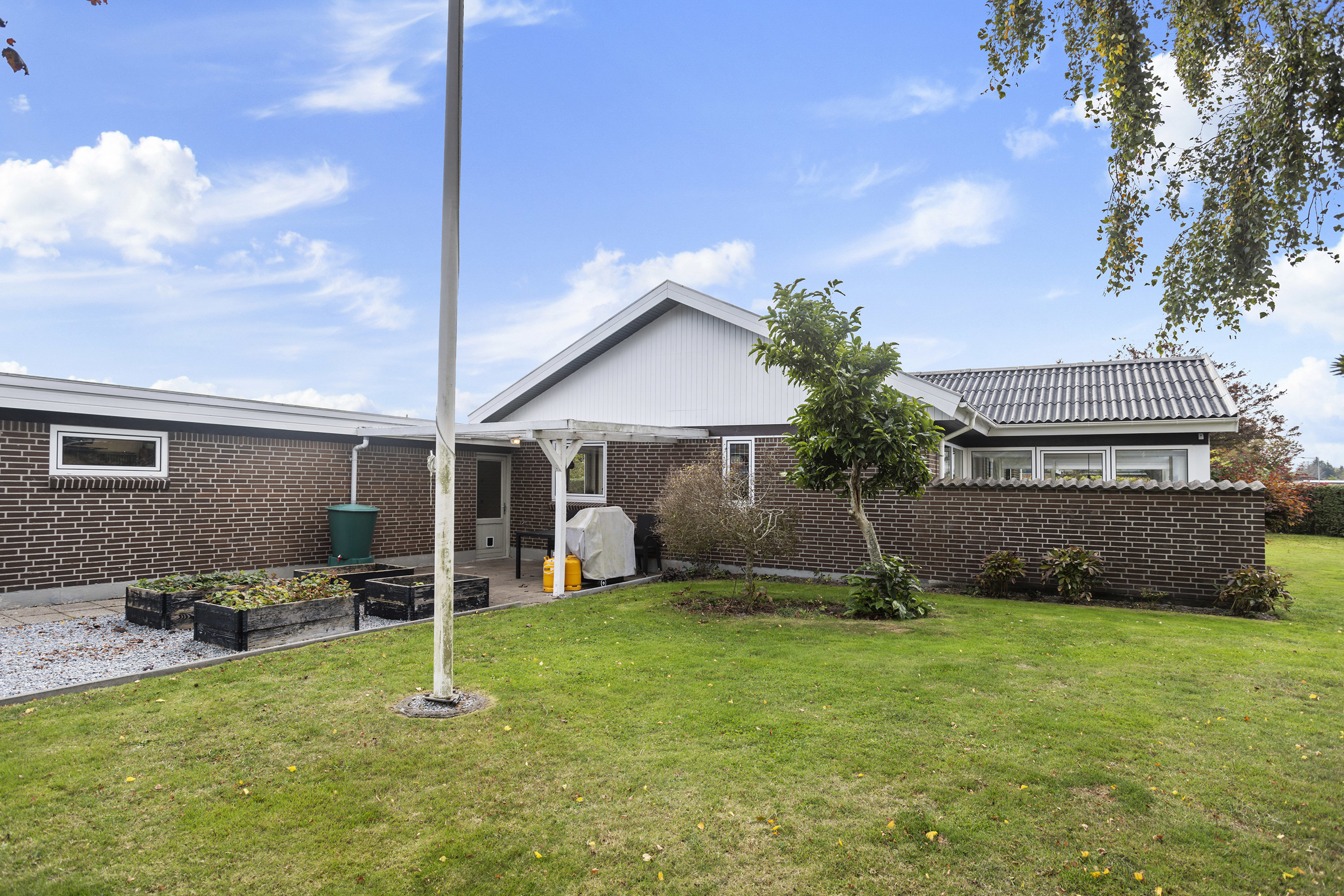 Fremhævet have billede i fuldskærmstilstand. Billede af Karetmagervej 1, 9300 Sæby