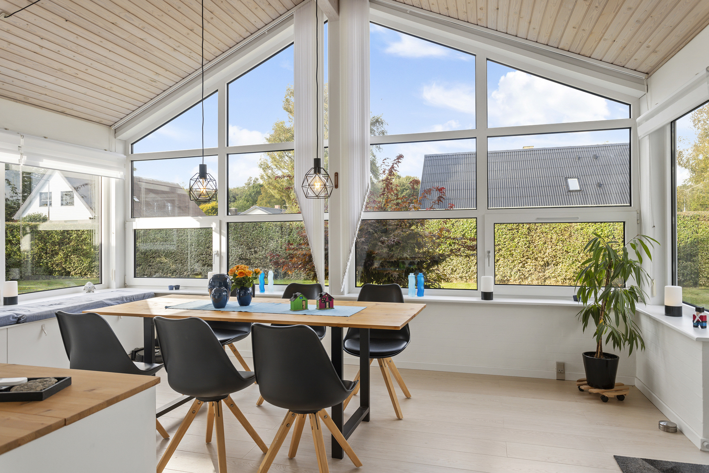 Fremhævet stue billede i fuldskærmstilstand. Billede af Karetmagervej 1, 9300 Sæby