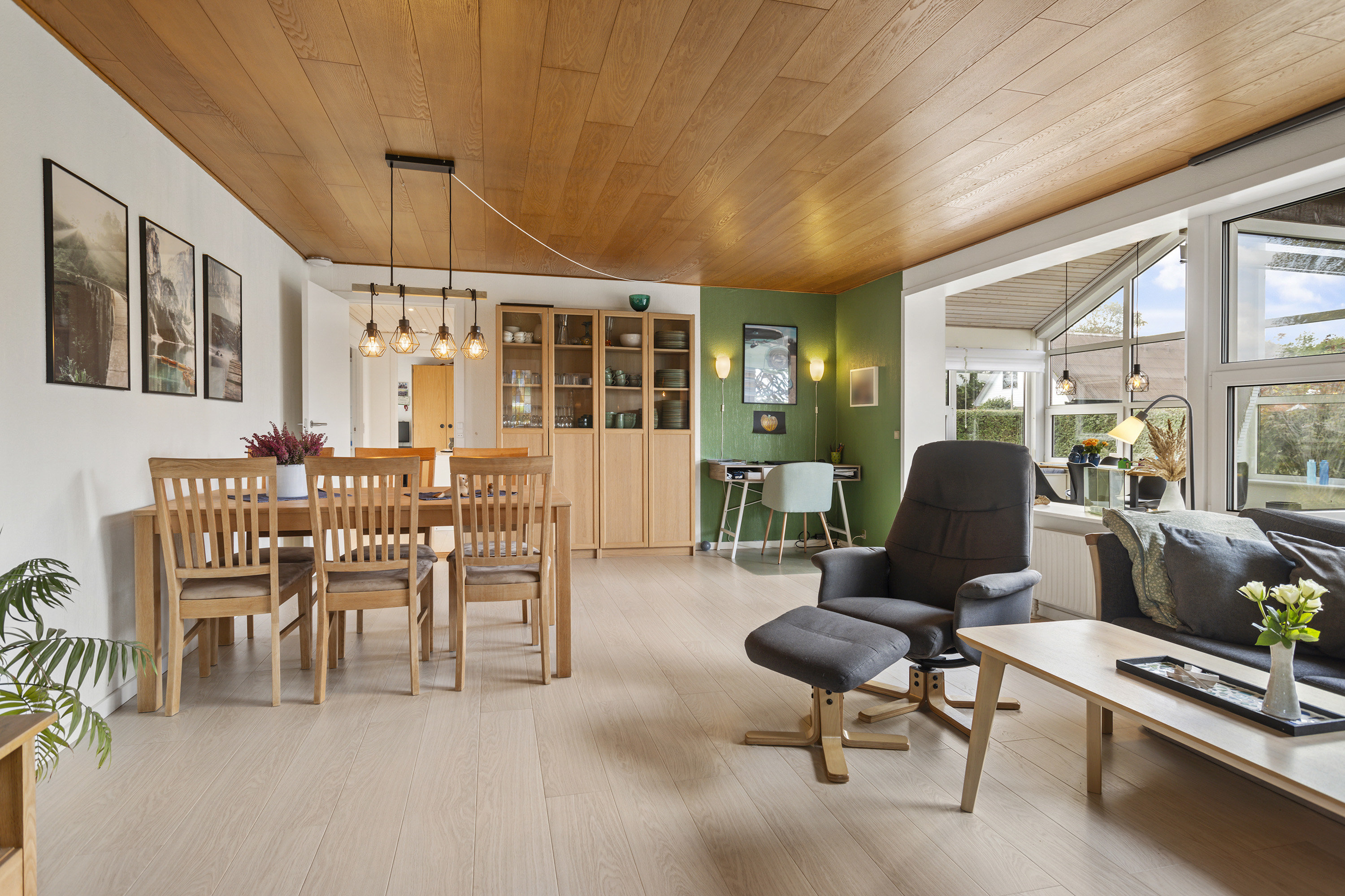 Fremhævet stue billede i fuldskærmstilstand. Billede af Karetmagervej 1, 9300 Sæby