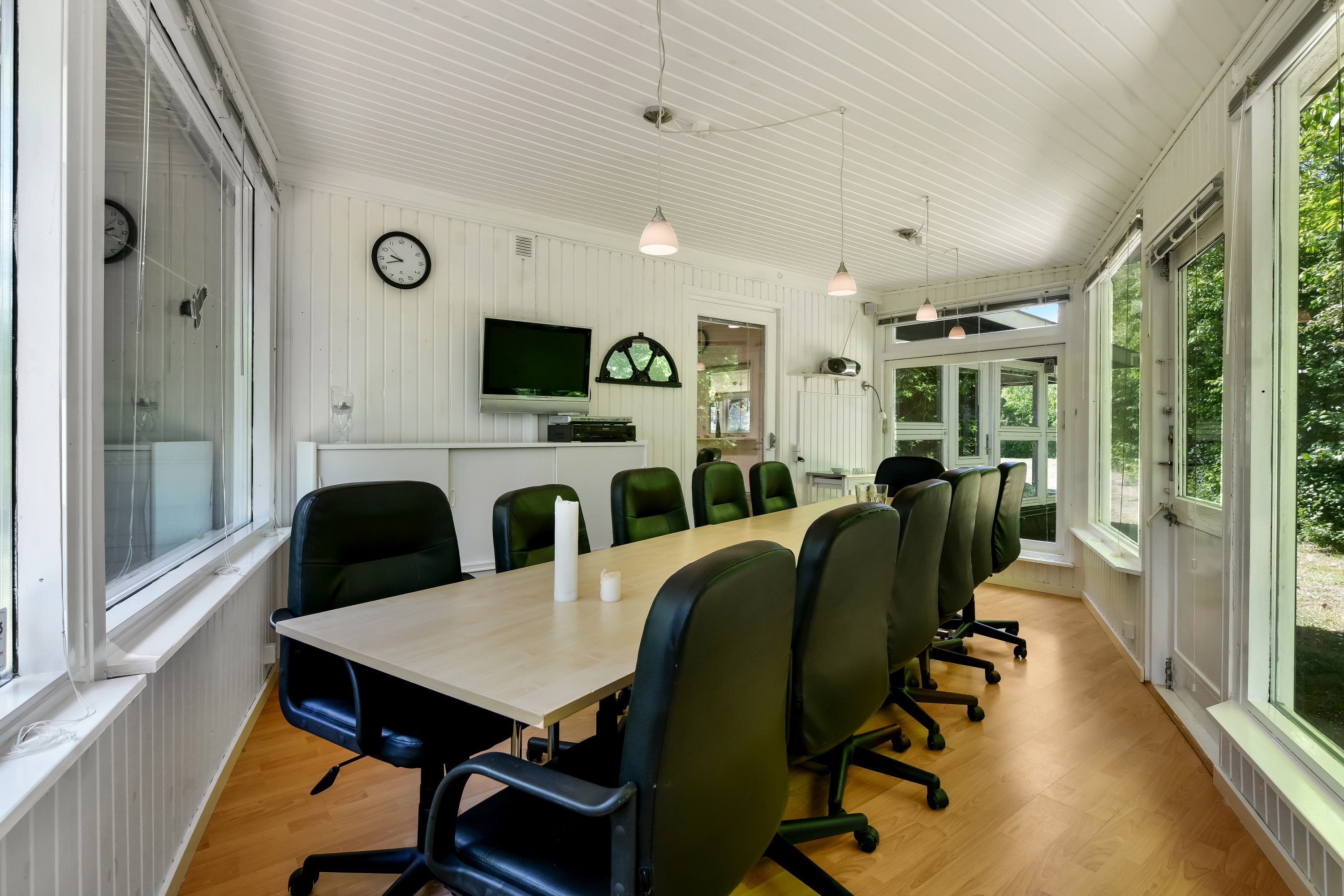 Fremhævet stue billede i fuldskærmstilstand. Billede af Nøddehaven 36, Jegum, 6840 Oksbøl