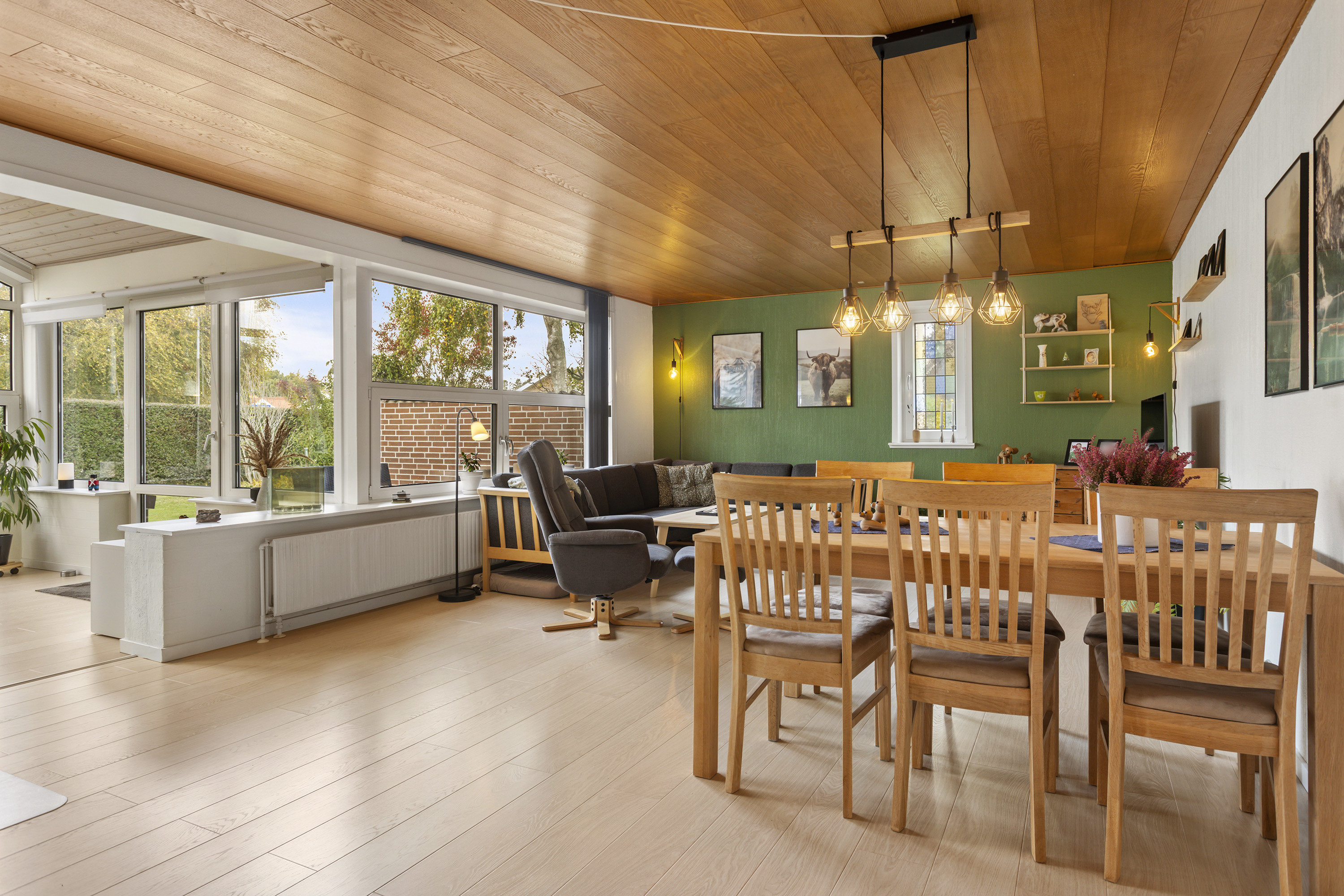 Fremhævet stue billede i fuldskærmstilstand. Billede af Karetmagervej 1, 9300 Sæby