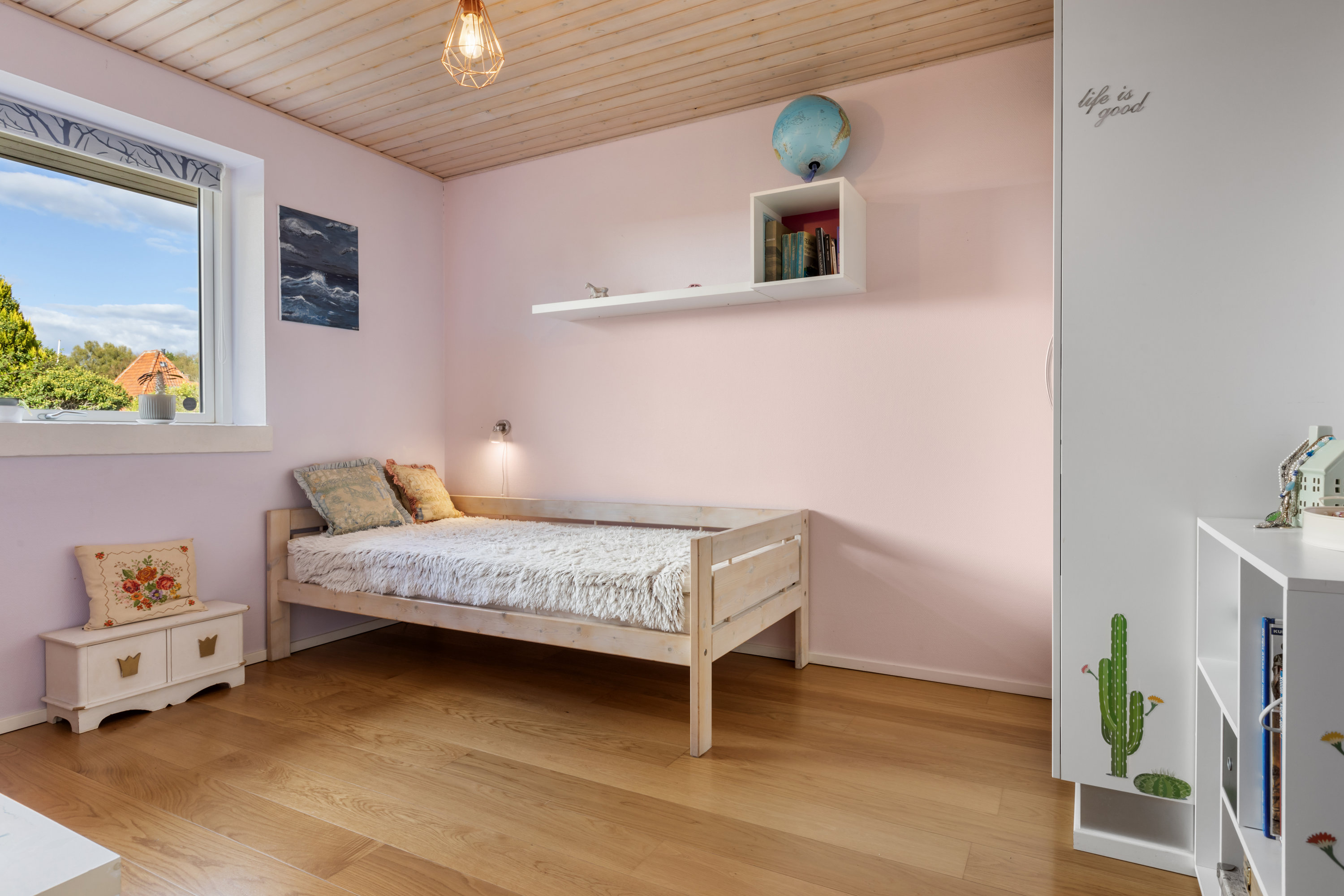 Fremhævet  billede i fuldskærmstilstand. Billede af Lyrens Alle 30, 2770 Kastrup