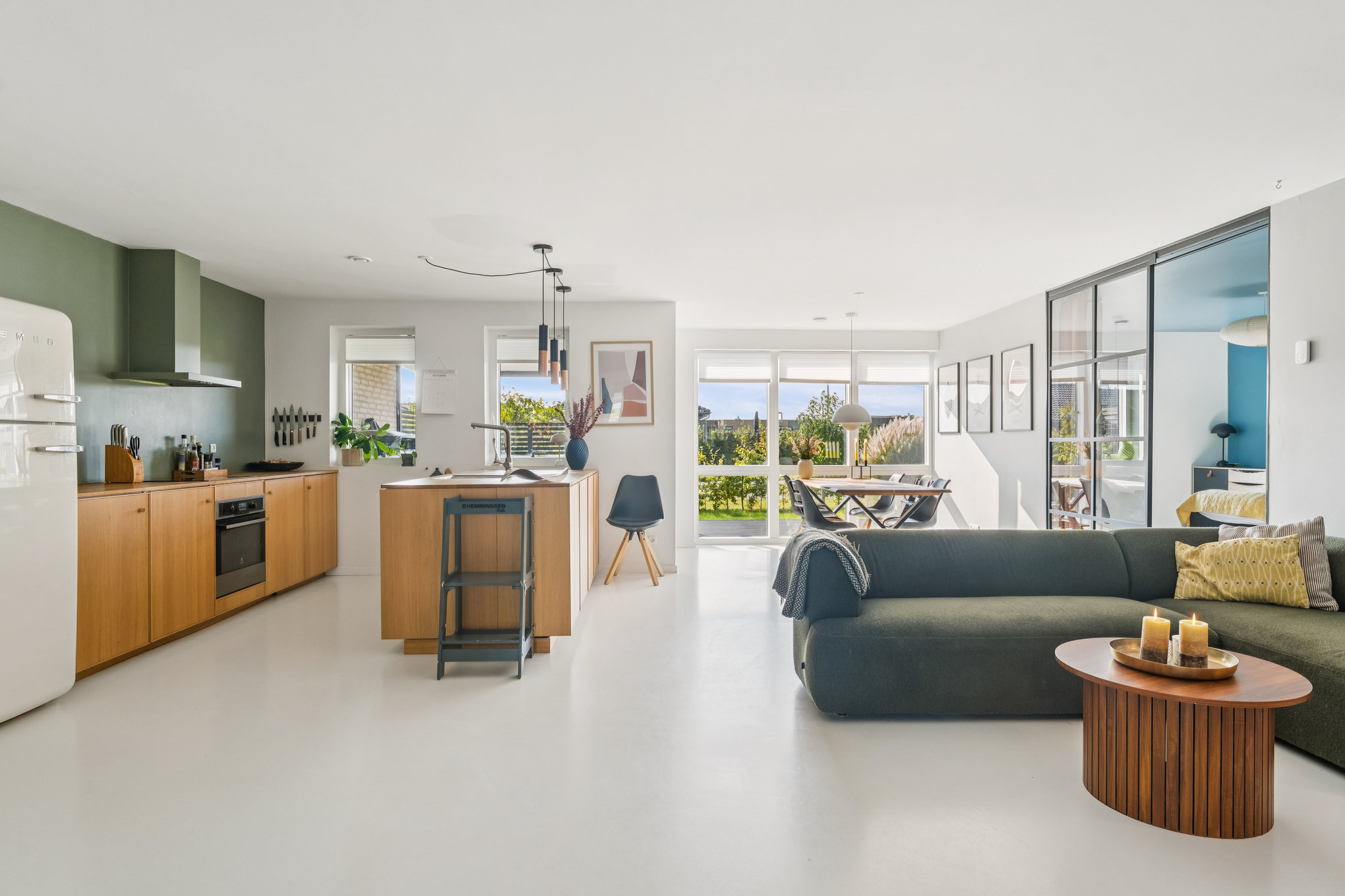 Fremhævet stue billede i fuldskærmstilstand. Billede af Skovmærkebakken 25, 8930 Randers NØ