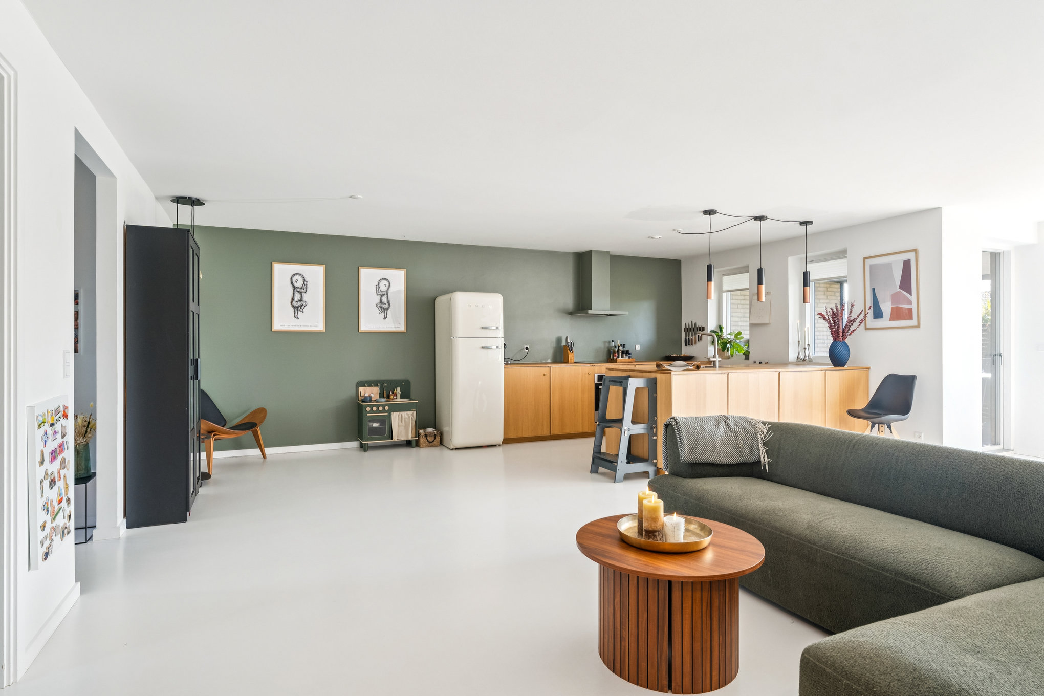 Fremhævet stue billede i fuldskærmstilstand. Billede af Skovmærkebakken 25, 8930 Randers NØ