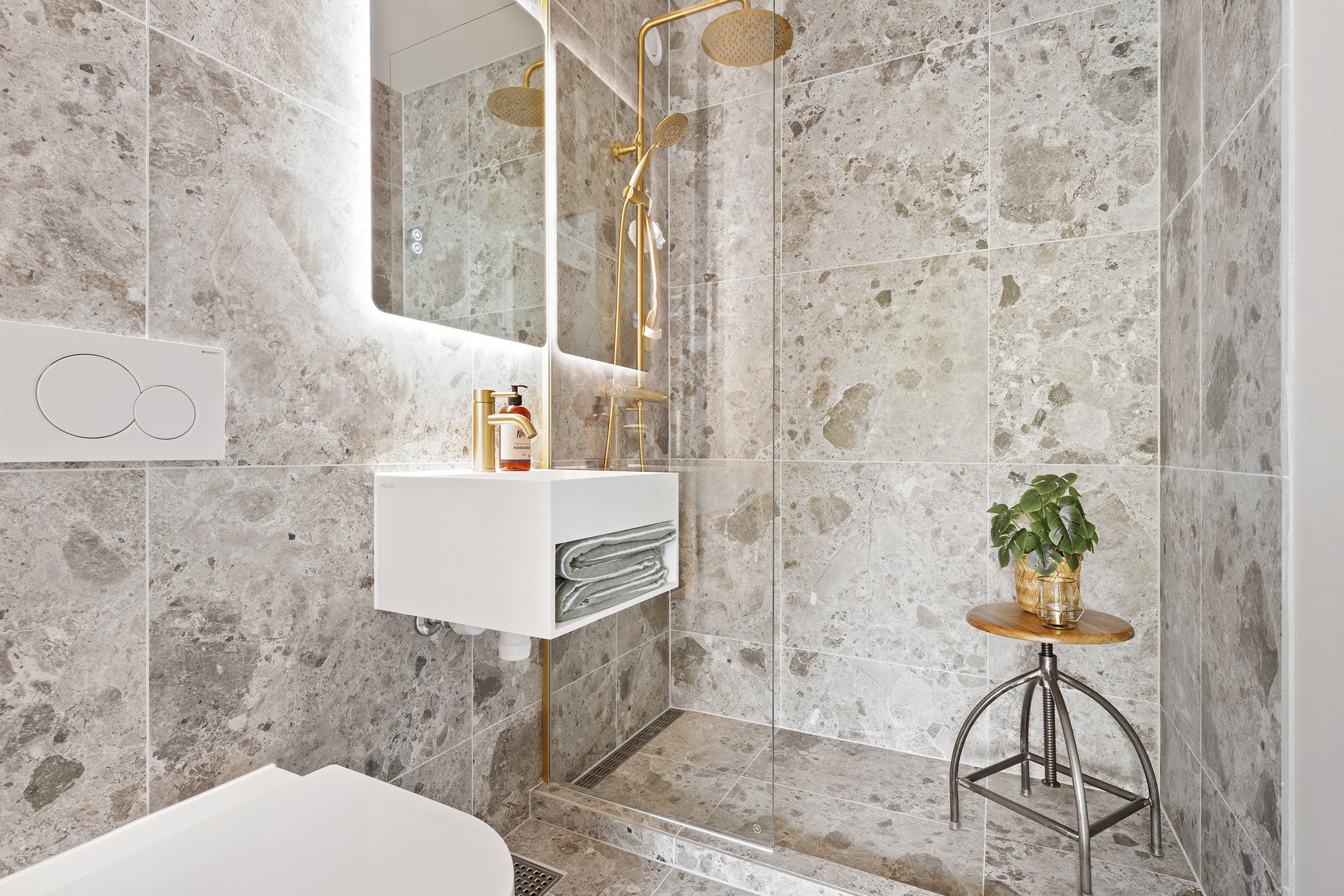 Fremhævet badeværelse billede i fuldskærmstilstand. Billede af Hørsholm Park 4, 3. th., 2970 Hørsholm