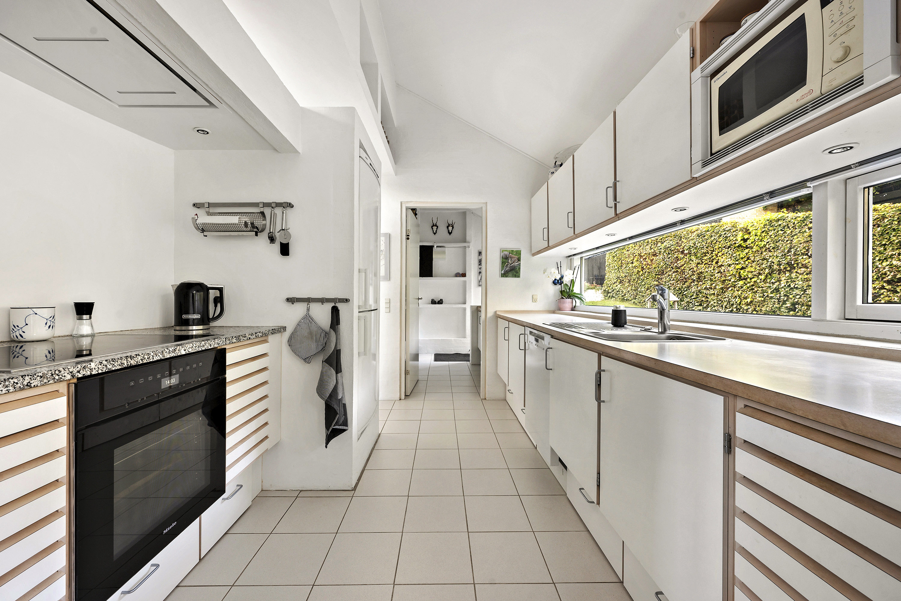 Fremhævet køkken billede i fuldskærmstilstand. Billede af Rosenvej 18, Trørød, 2950 Vedbæk