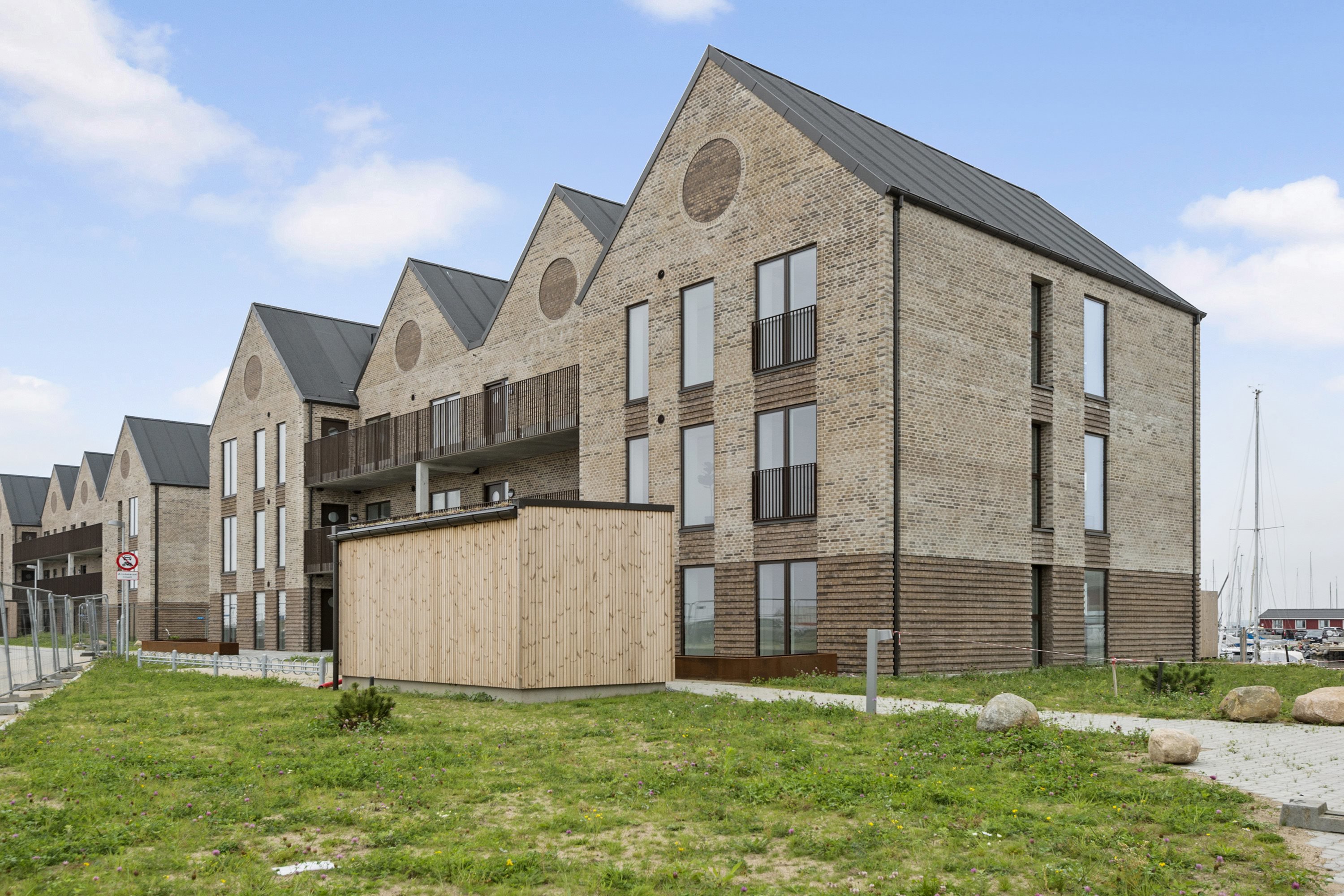 Fremhævet  billede i fuldskærmstilstand. Billede af Færgebyen 38, 2. 3., Hou, 8300 Odder