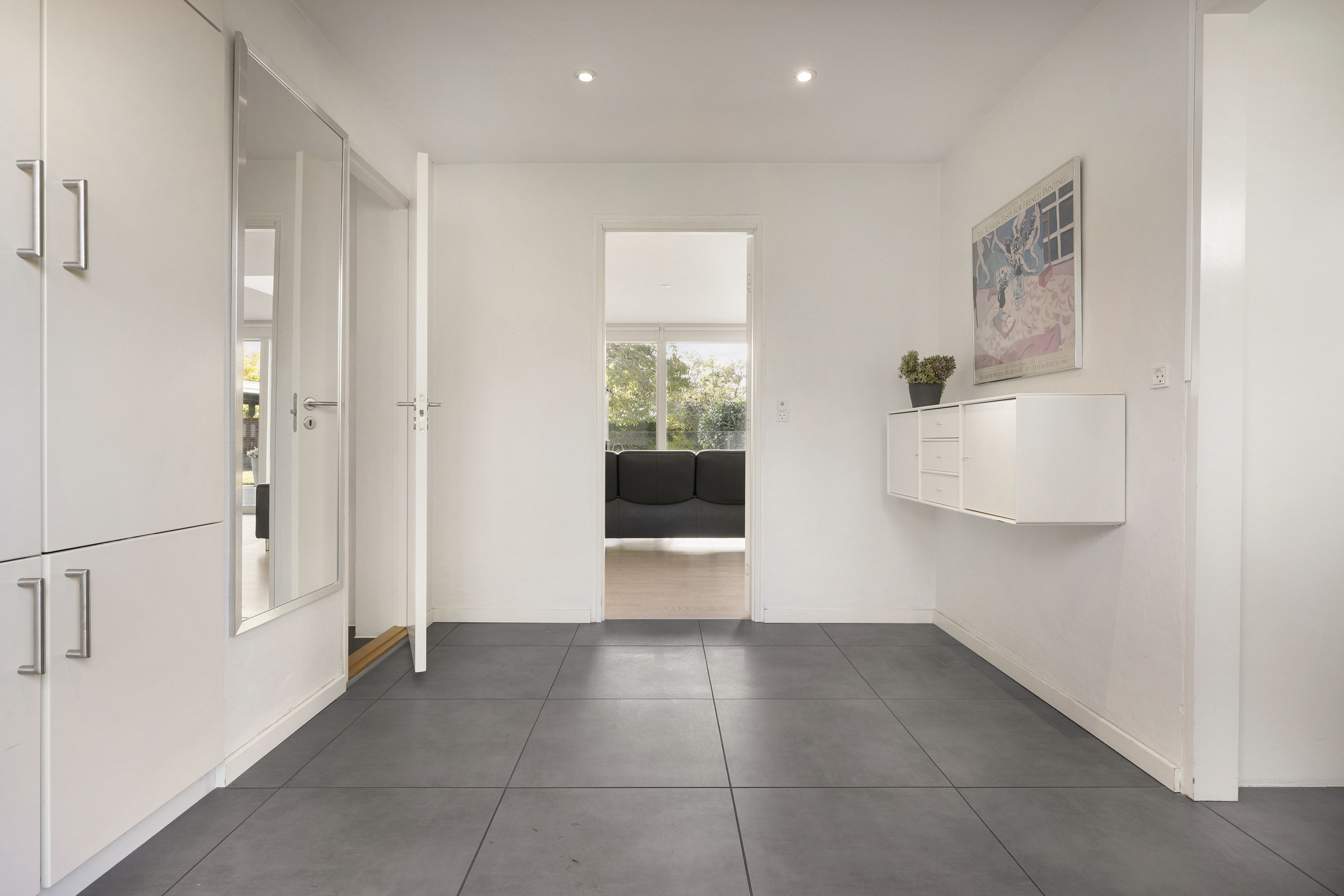 Fremhævet entré billede i fuldskærmstilstand. Billede af Ørnebakken 21, Gl Holte, 2840 Holte