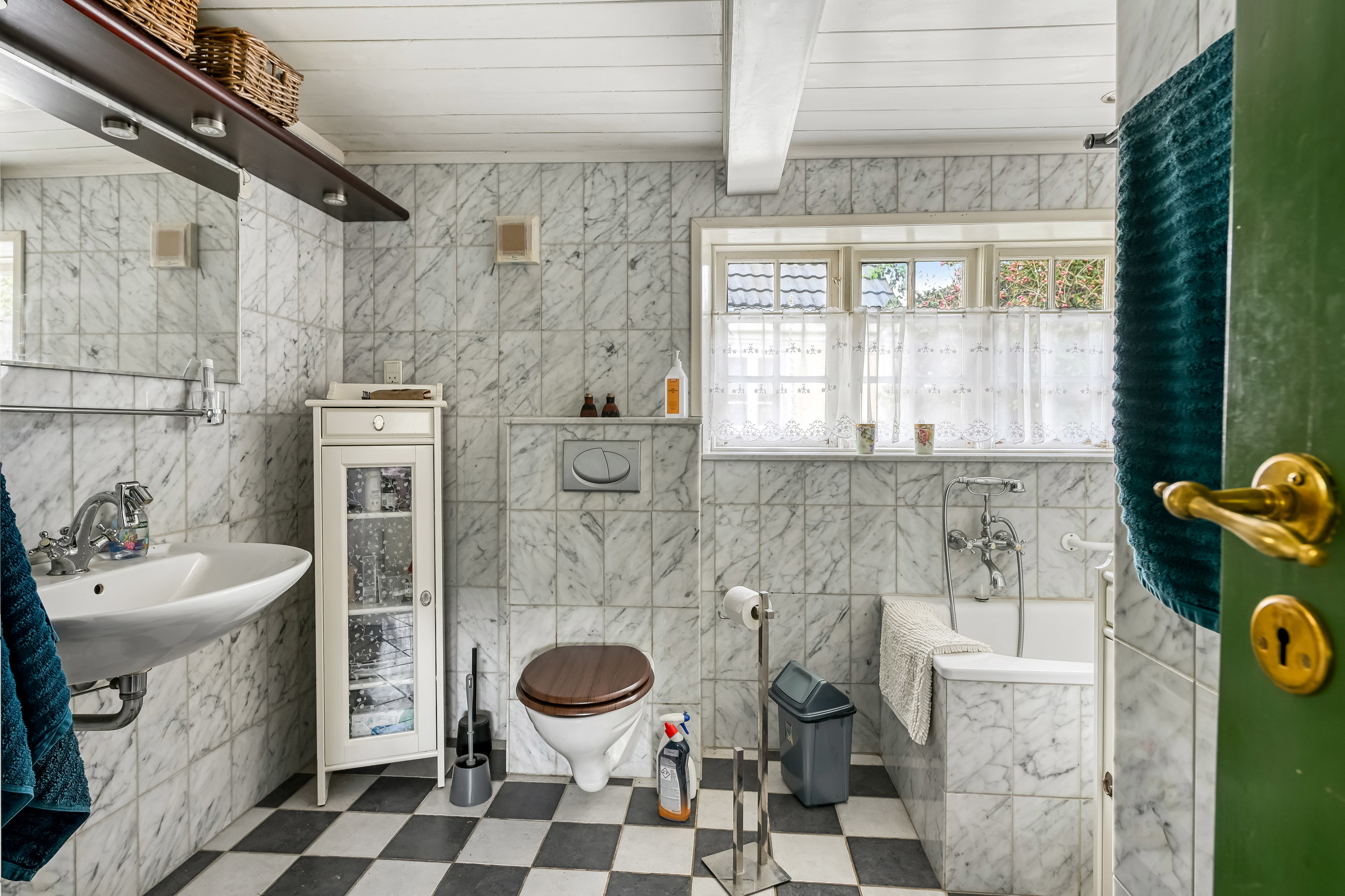 Fremhævet badeværelse billede i fuldskærmstilstand. Billede af Mellemgaden 27, Nordby, 6720 Fanø