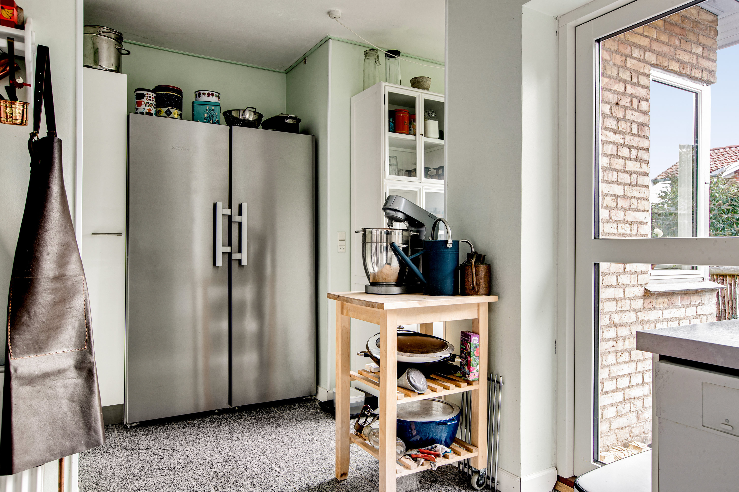 Fremhævet køkken billede i fuldskærmstilstand. Billede af Højvænget 1, 3000 Helsingør