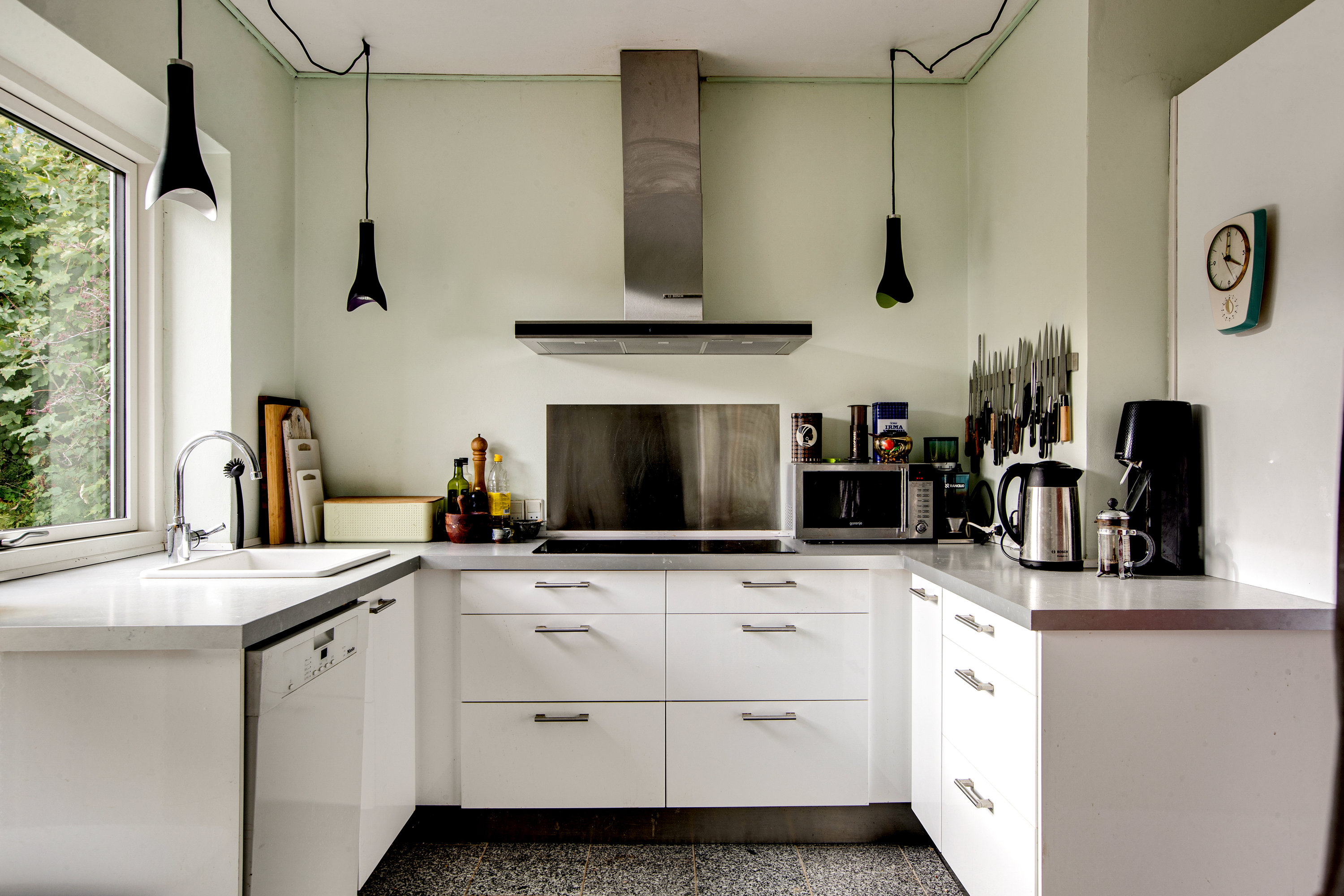 Fremhævet køkken billede i fuldskærmstilstand. Billede af Højvænget 1, 3000 Helsingør