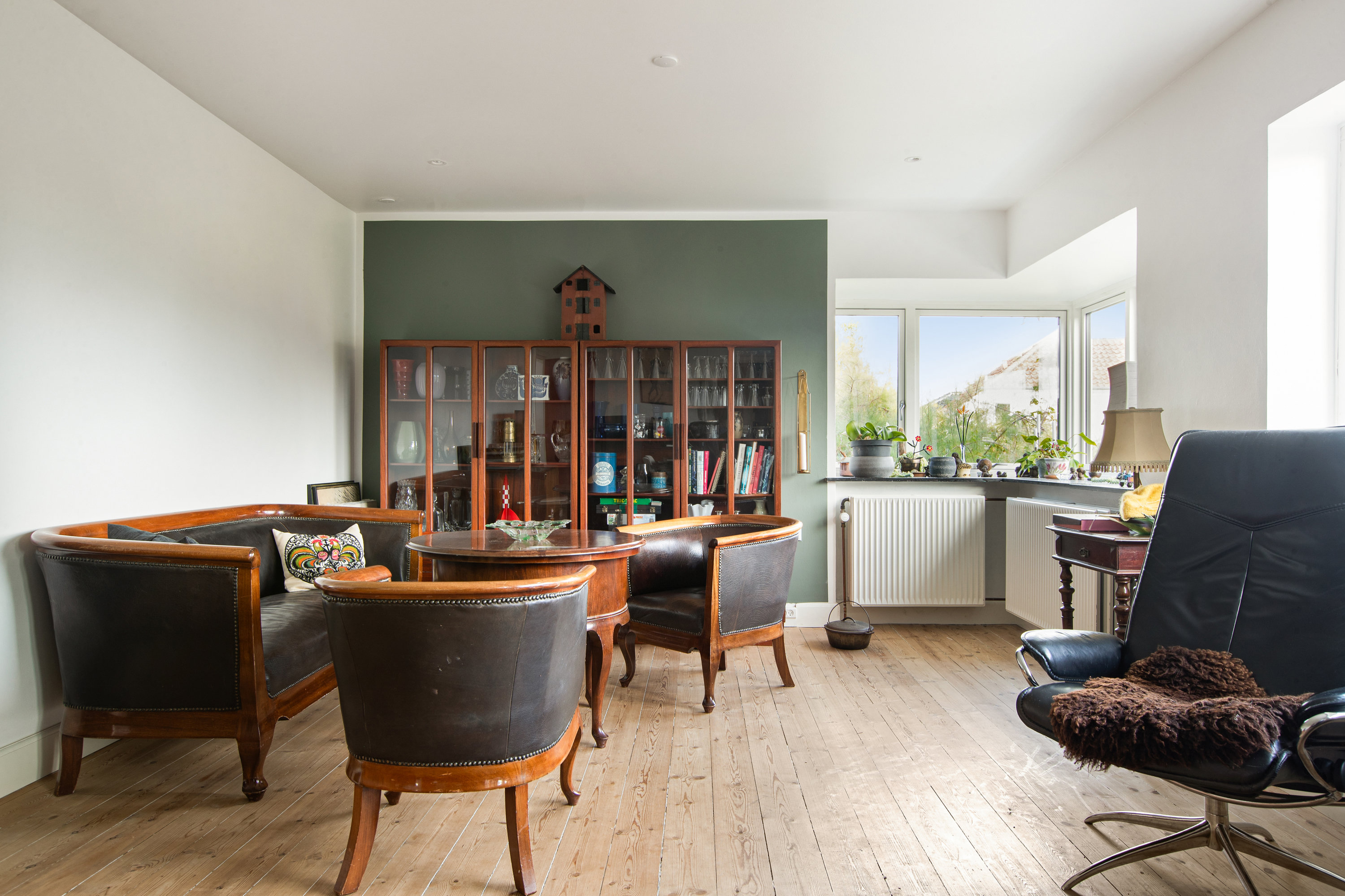 Fremhævet stue billede i fuldskærmstilstand. Billede af Højvænget 1, 3000 Helsingør