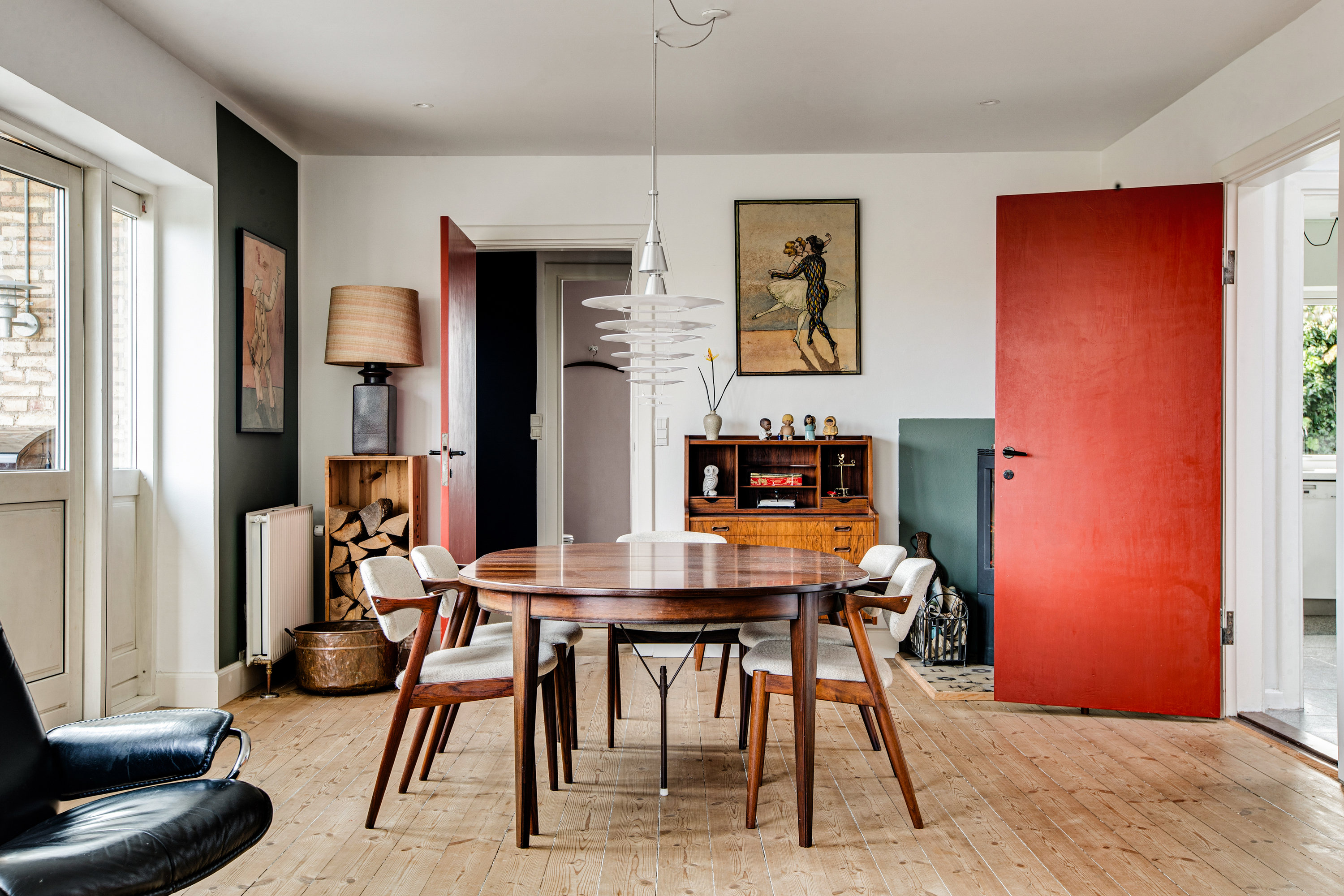 Fremhævet stue billede i fuldskærmstilstand. Billede af Højvænget 1, 3000 Helsingør