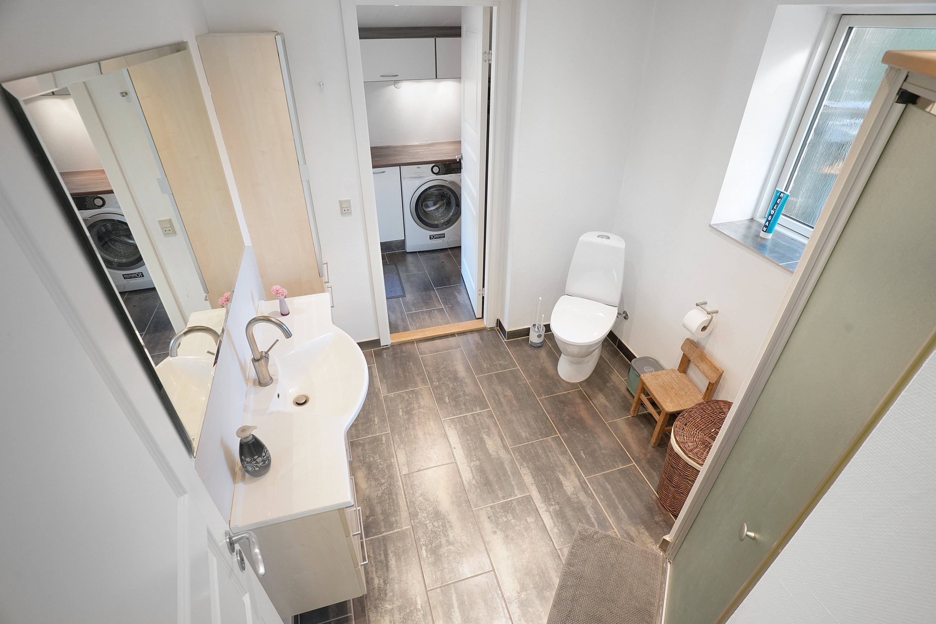 Fremhævet badeværelse billede i fuldskærmstilstand. Billede af Fjorddalsvej 39, Markeslev, 4300 Holbæk