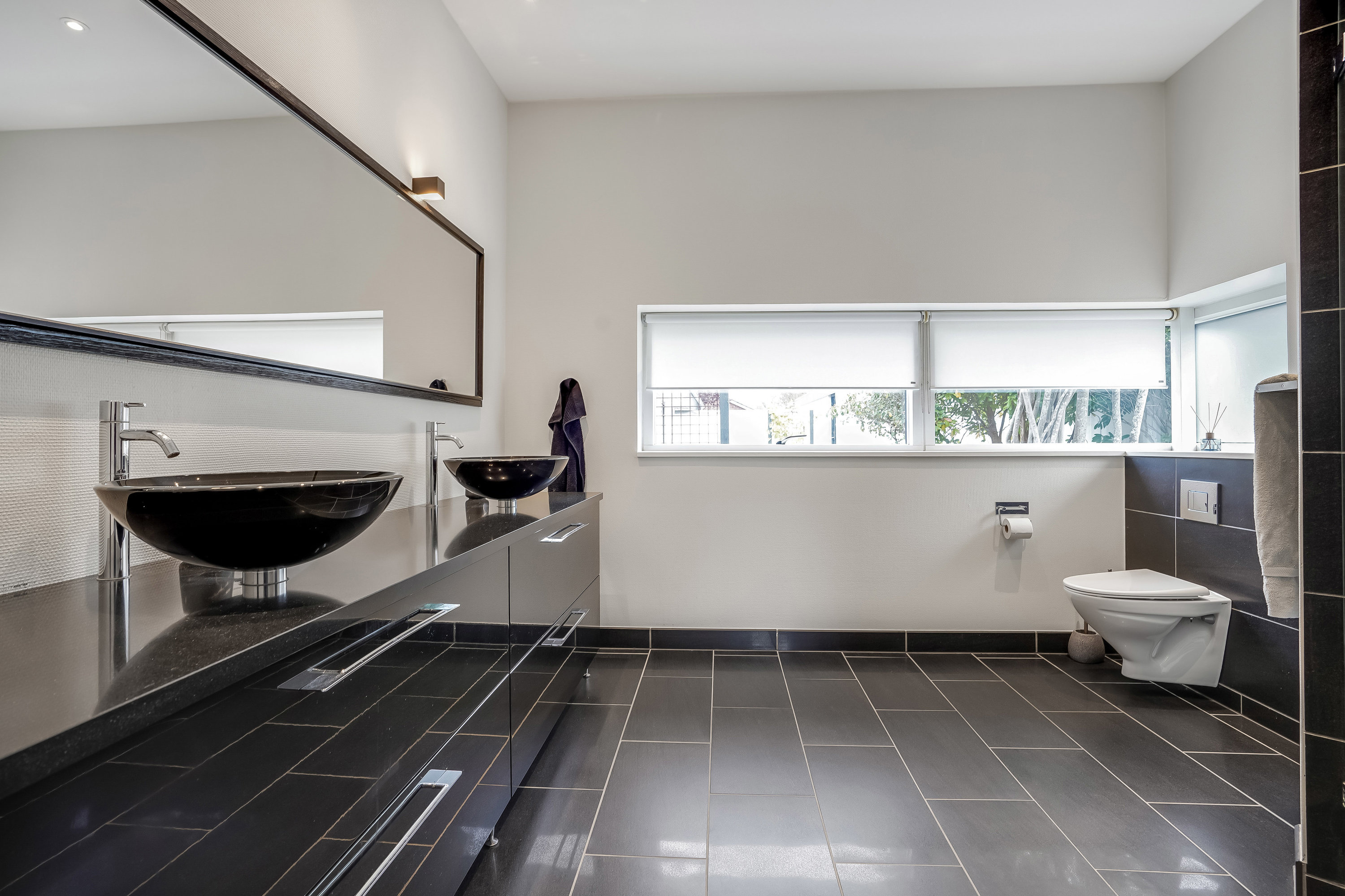 Fremhævet toilet billede i fuldskærmstilstand. Billede af Liljevænget 20, Hjerting, 6710 Esbjerg V