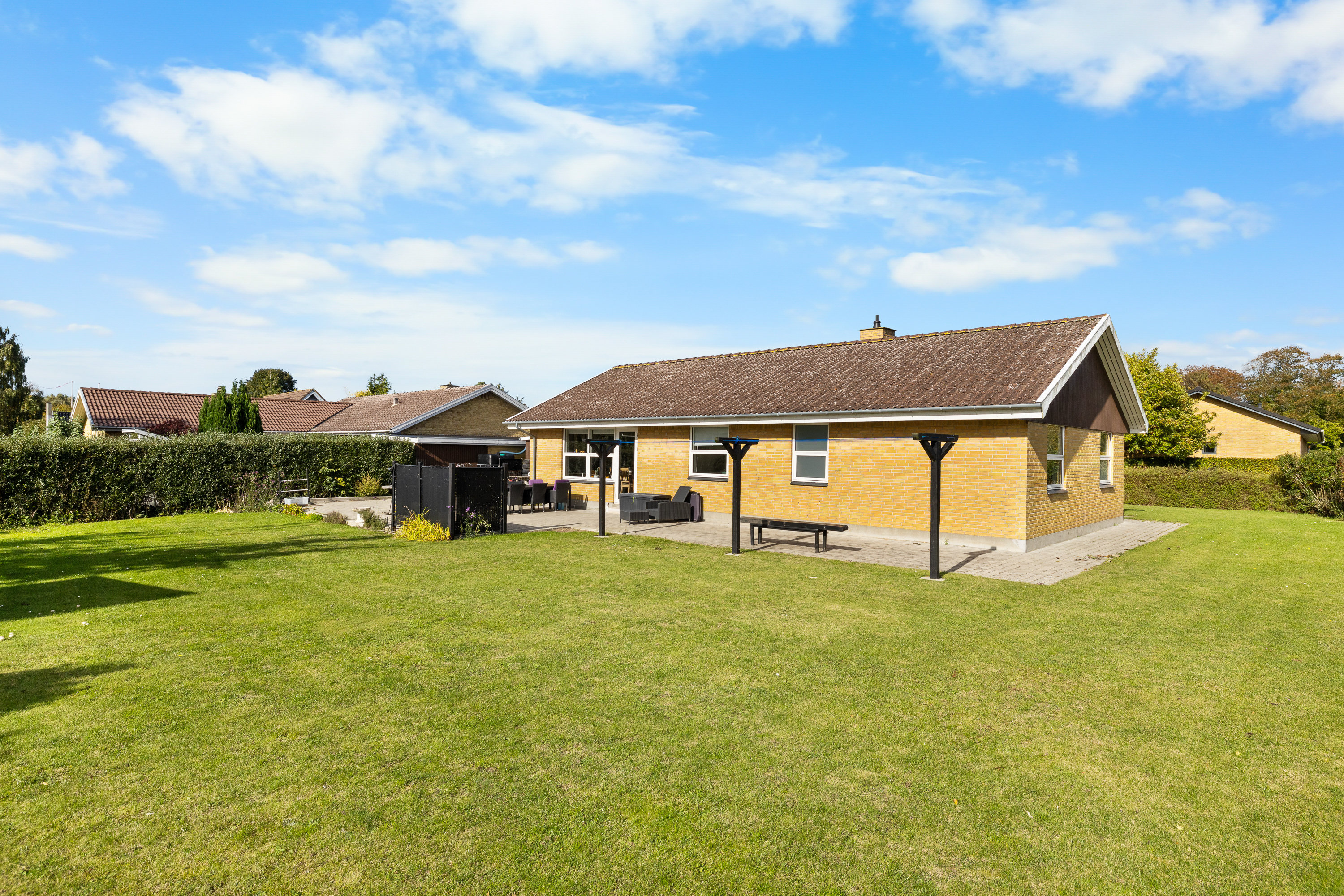 Fremhævet facade billede i fuldskærmstilstand. Billede af Lindegårdsvej 17, 5642 Millinge