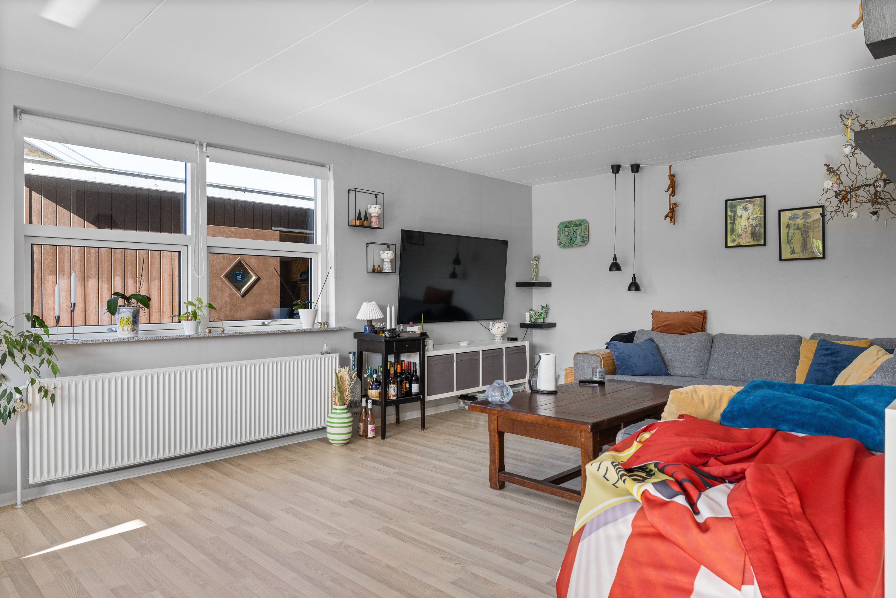 Fremhævet stue billede i fuldskærmstilstand. Billede af Lindegårdsvej 17, 5642 Millinge