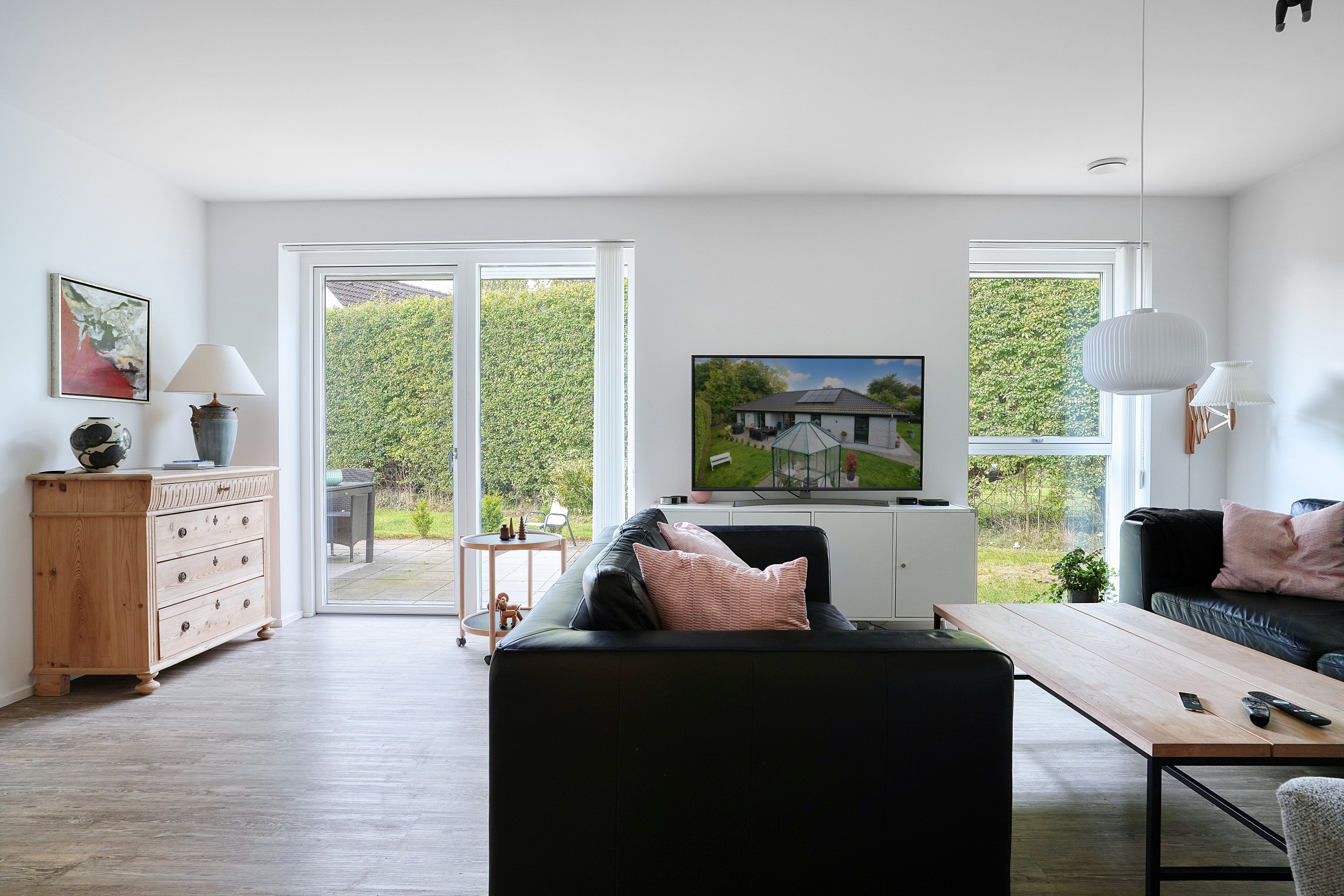 Fremhævet stue billede i fuldskærmstilstand. Billede af Elmevej 1C, 4622 Havdrup