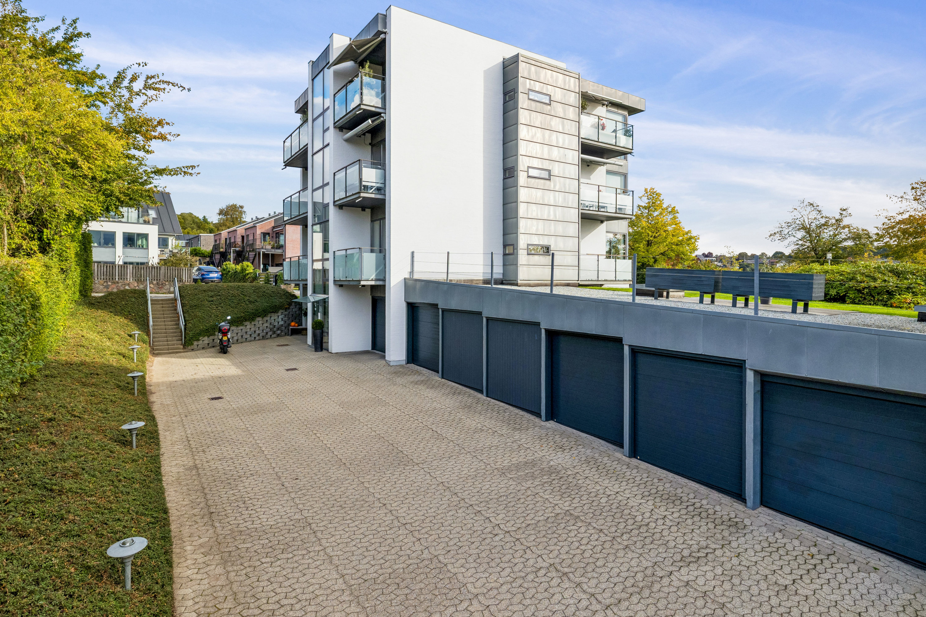 Fremhævet parkering billede i fuldskærmstilstand. Billede af Nørre Alle 2B, st.. th., 8660 Skanderborg