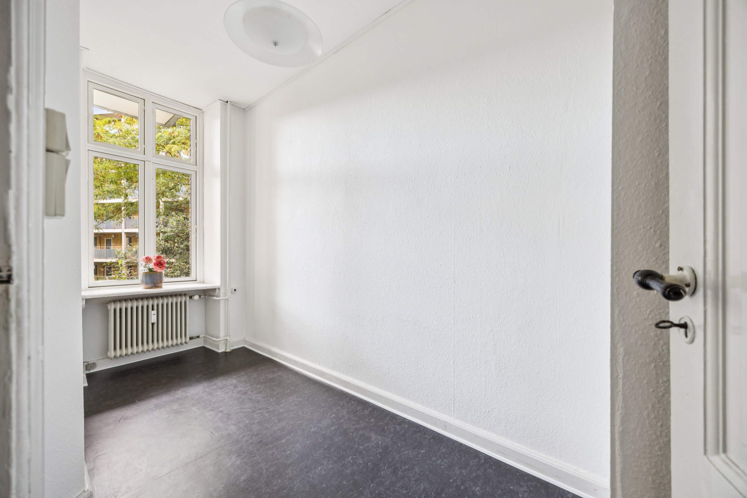 Fremhævet værelse billede i fuldskærmstilstand. Billede af Carl Bernhards Vej 13, st.. th., 1817 Frederiksberg C