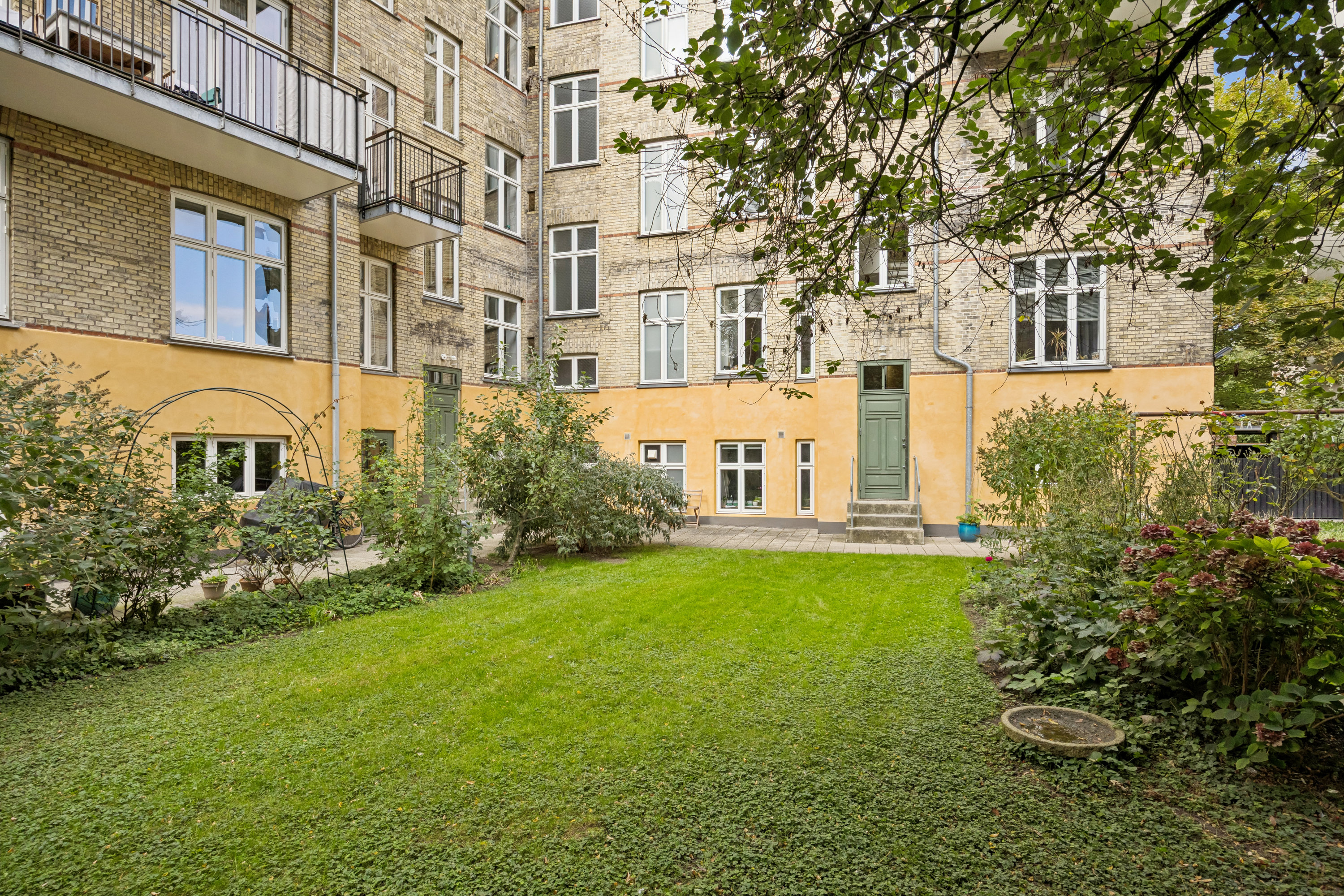 Fremhævet ejendom 1 billede i fuldskærmstilstand. Billede af Carl Bernhards Vej 13, st.. th., 1817 Frederiksberg C