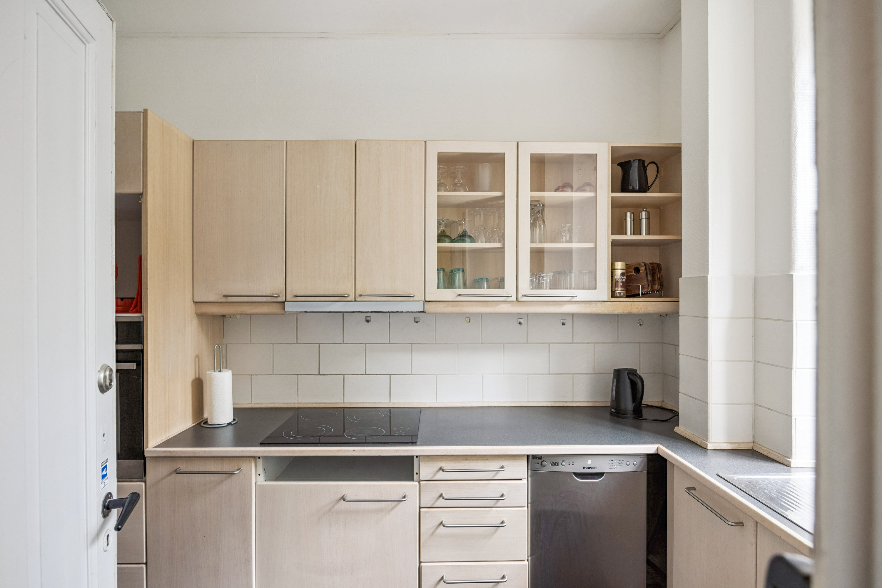 Fremhævet køkken billede i fuldskærmstilstand. Billede af Carl Bernhards Vej 13, st.. th., 1817 Frederiksberg C