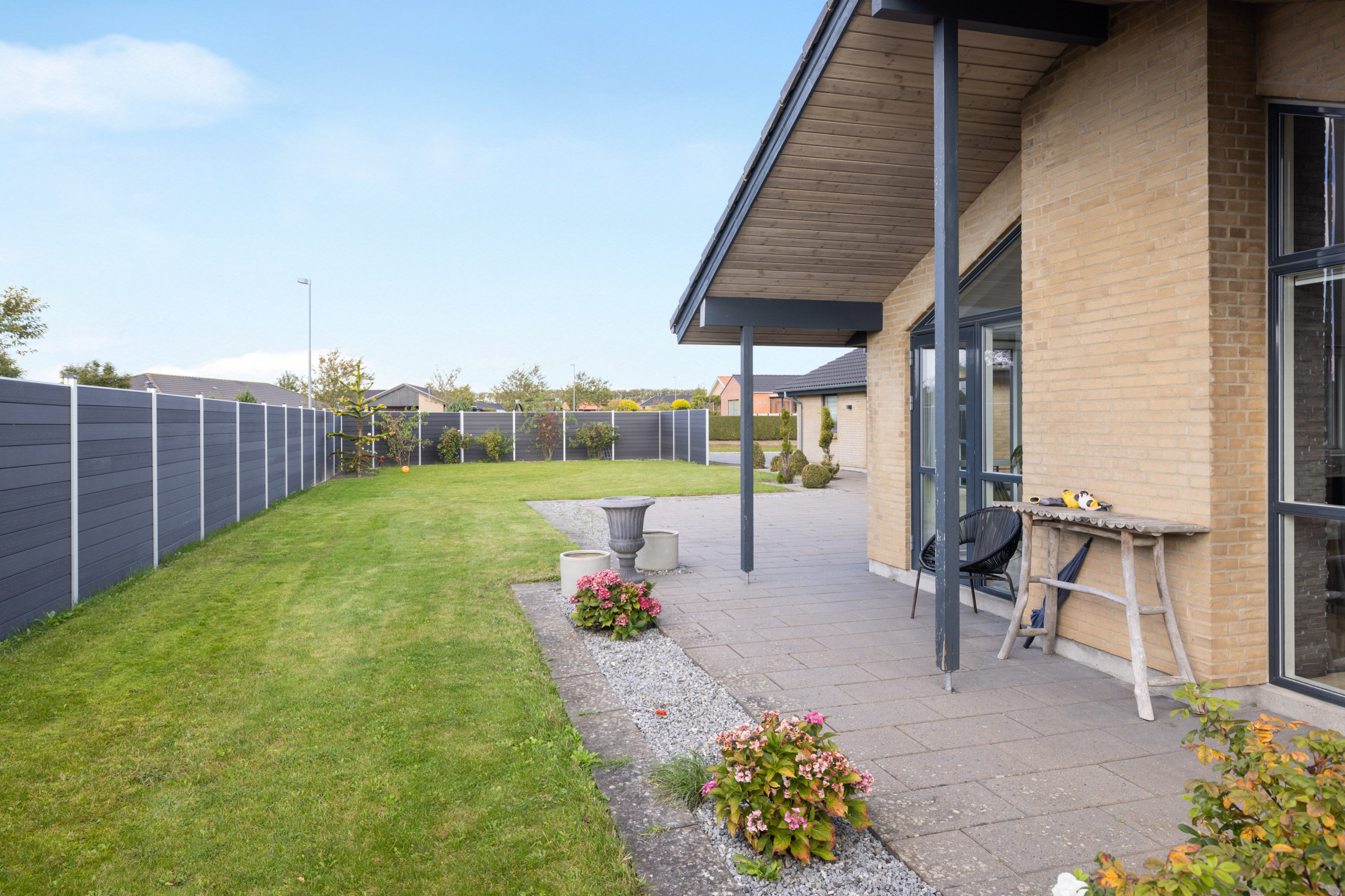 Fremhævet  billede i fuldskærmstilstand. Billede af Blomstervænget 2, 8381 Tilst