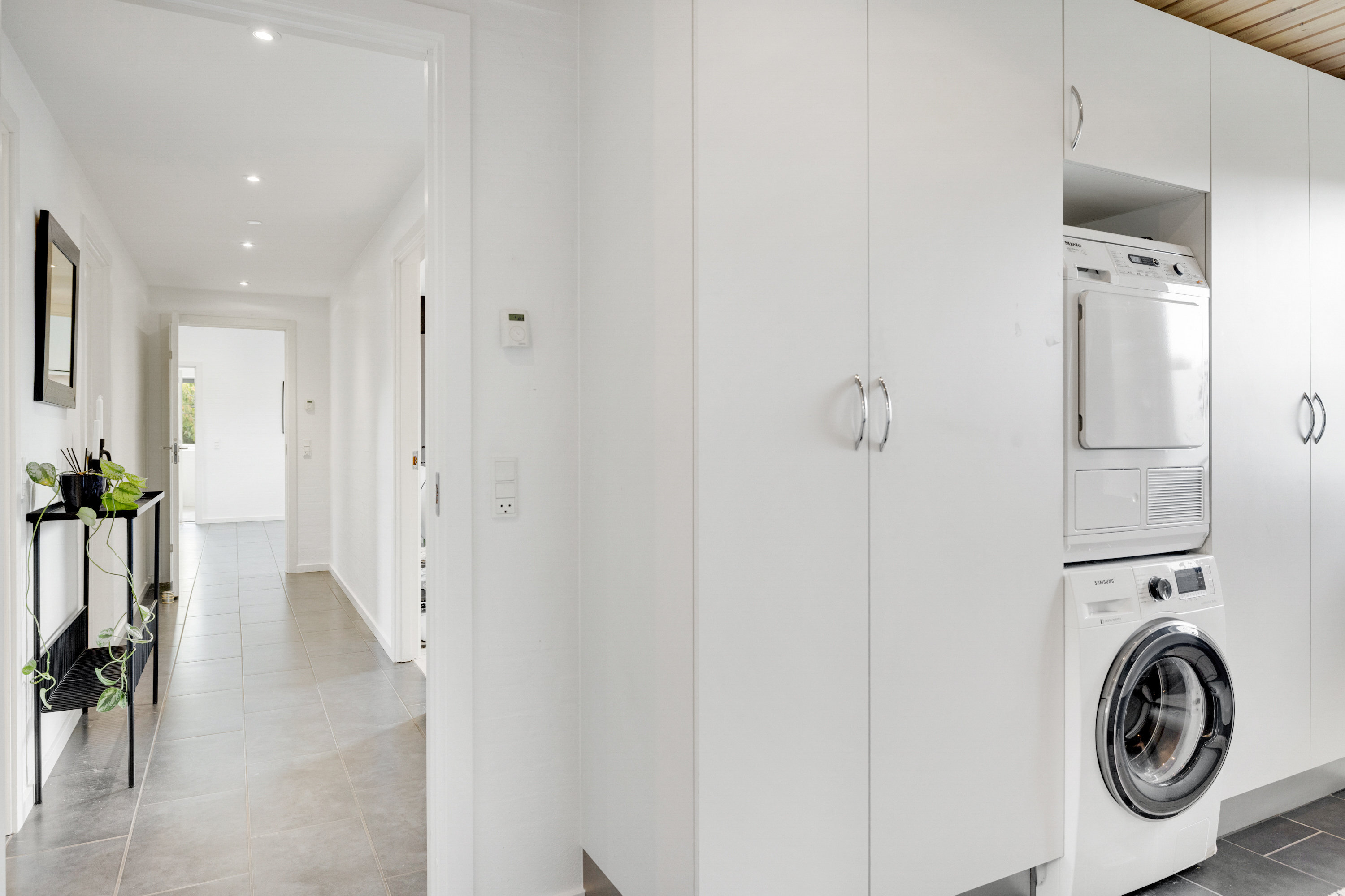 Fremhævet  billede i fuldskærmstilstand. Billede af Blomstervænget 2, 8381 Tilst