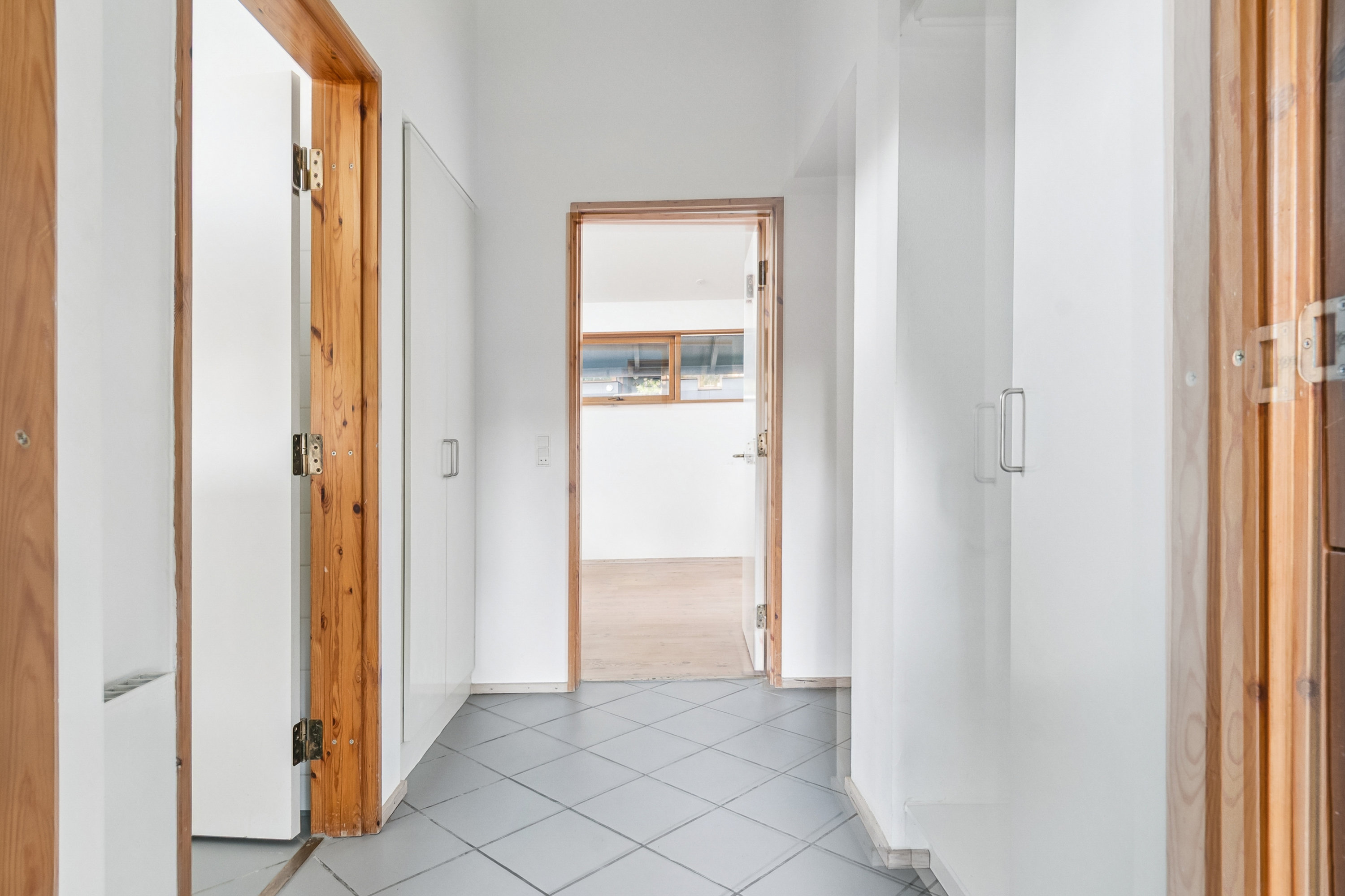 Miniaturebillede 1: gang. Billede af Dianas Have 32, 2970 Hørsholm