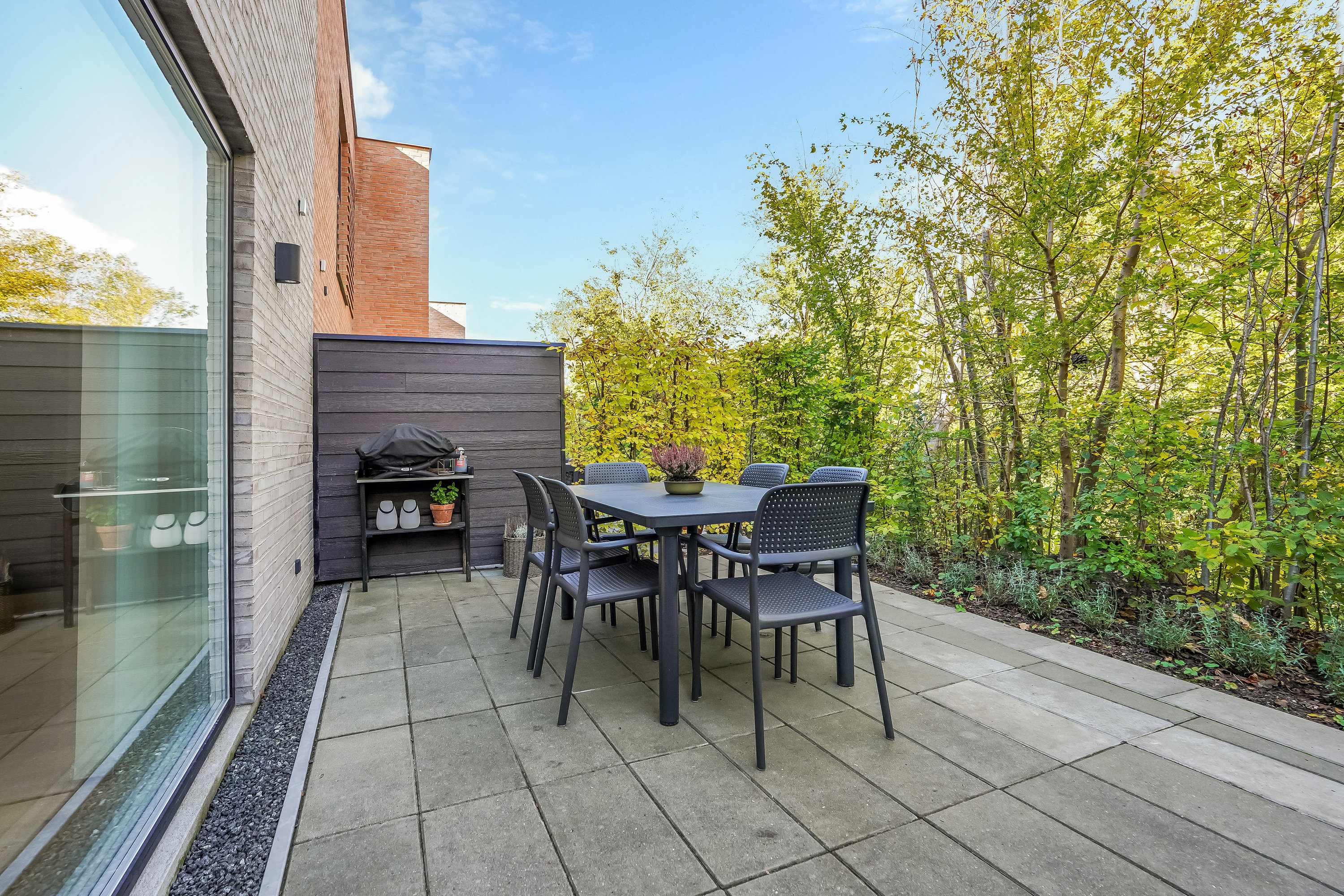 Fremhævet terrasse billede i fuldskærmstilstand. Billede af Guldrankevej 92, 5200 Odense V